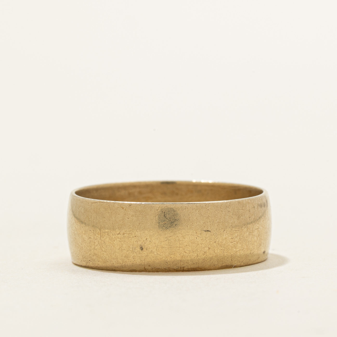 Bague en or jaune 9 carats Londres 1975 | 7,26 mm | Taille 10,75 |