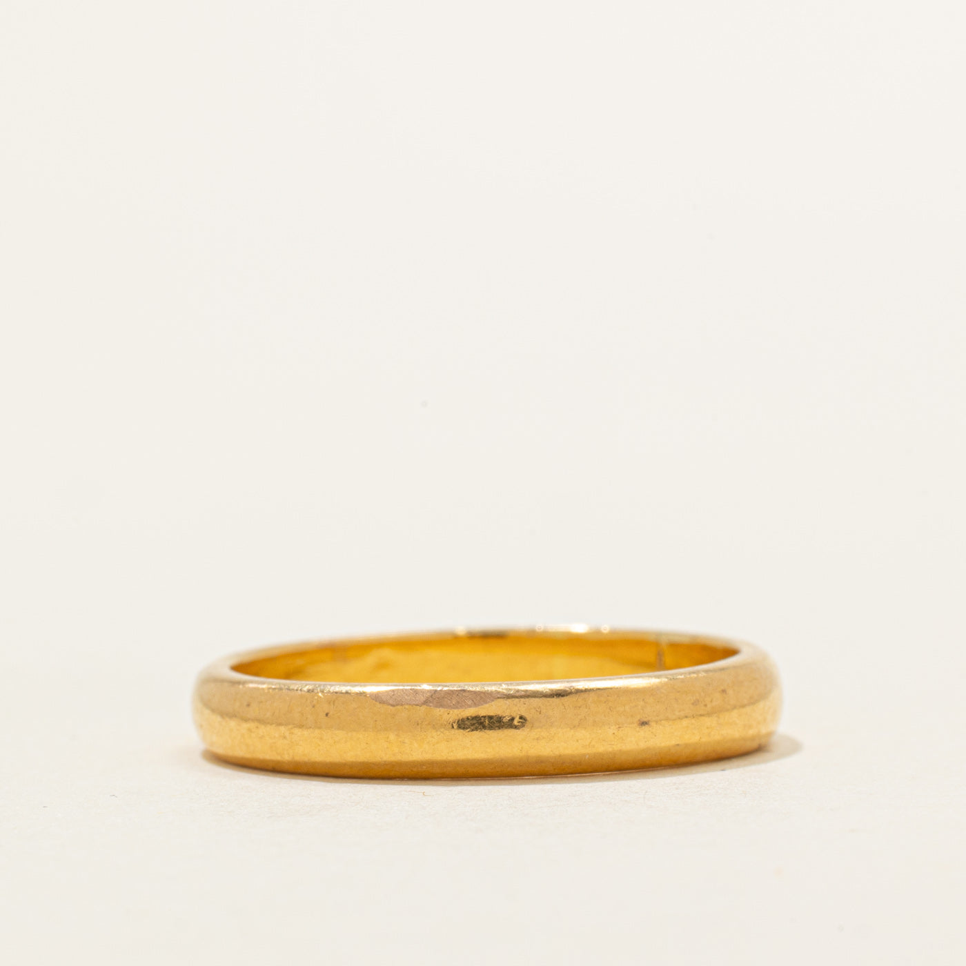 Bague en or jaune 22 carats London 1940 | 3,57 mm | Taille 9,5 |