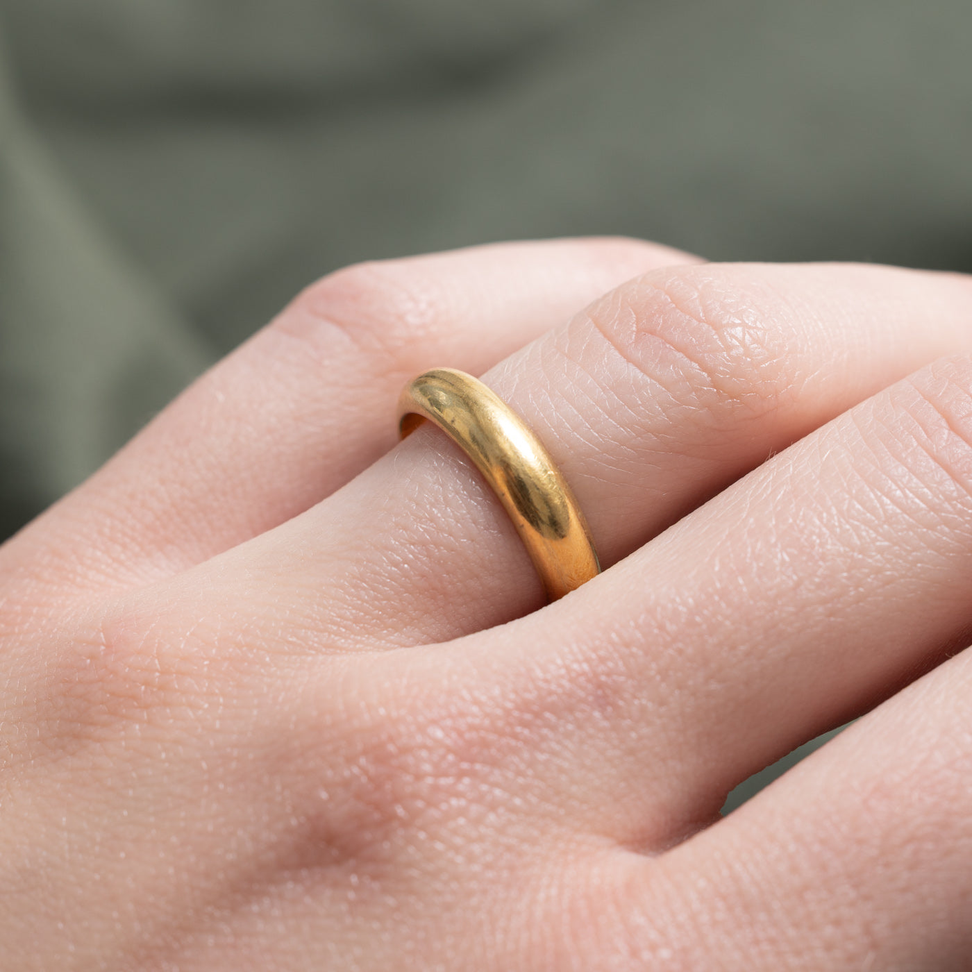 Italian 18K Yellow Gold Band | 4.5mm | SZ 5.75 |