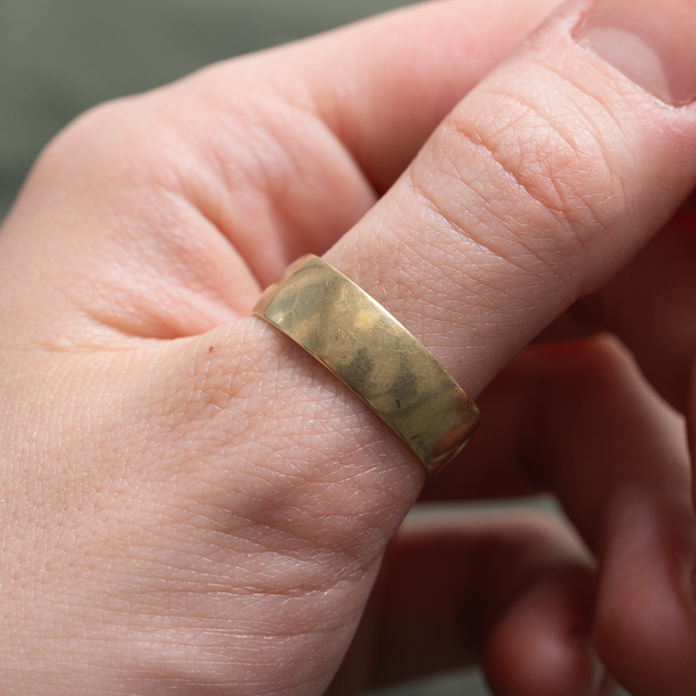 1975 London 9K Yellow Gold Band | 7.26mm | SZ 10.75 |