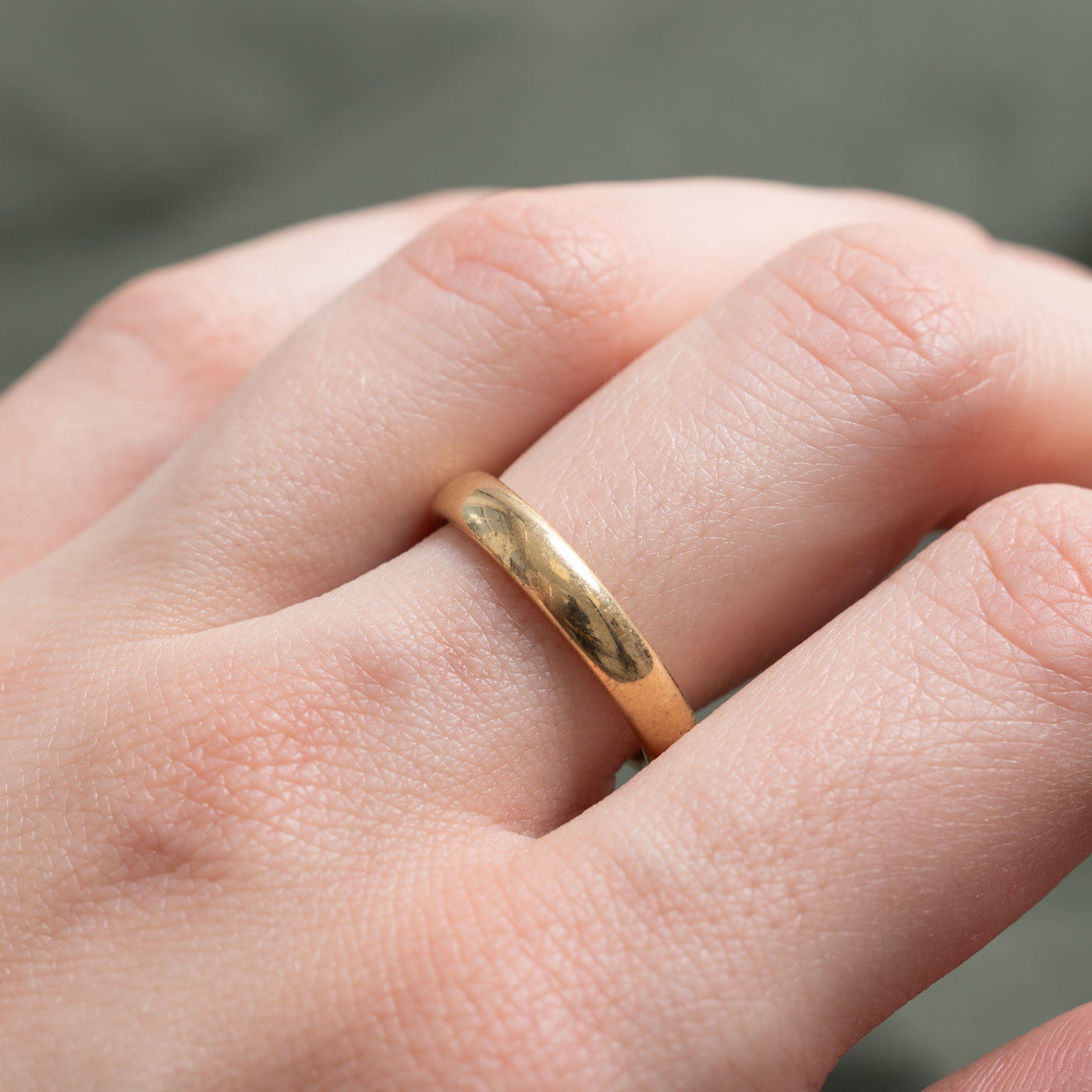 18K Yellow Gold Plain Band | 3.73mm | SZ 7 |