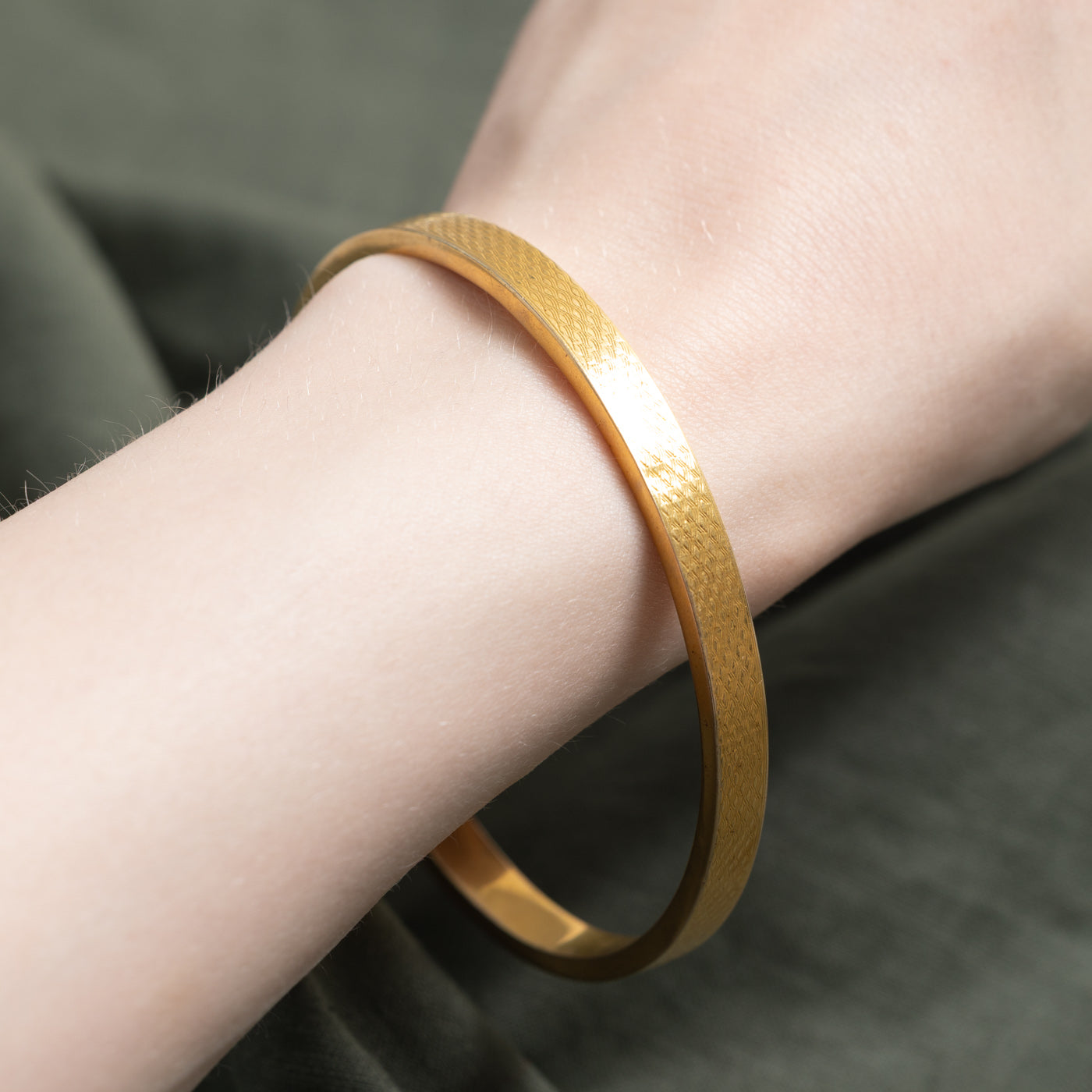 1928 Chester 9K Yellow Gold Circle Bangle | 6.30mm |8.75" |