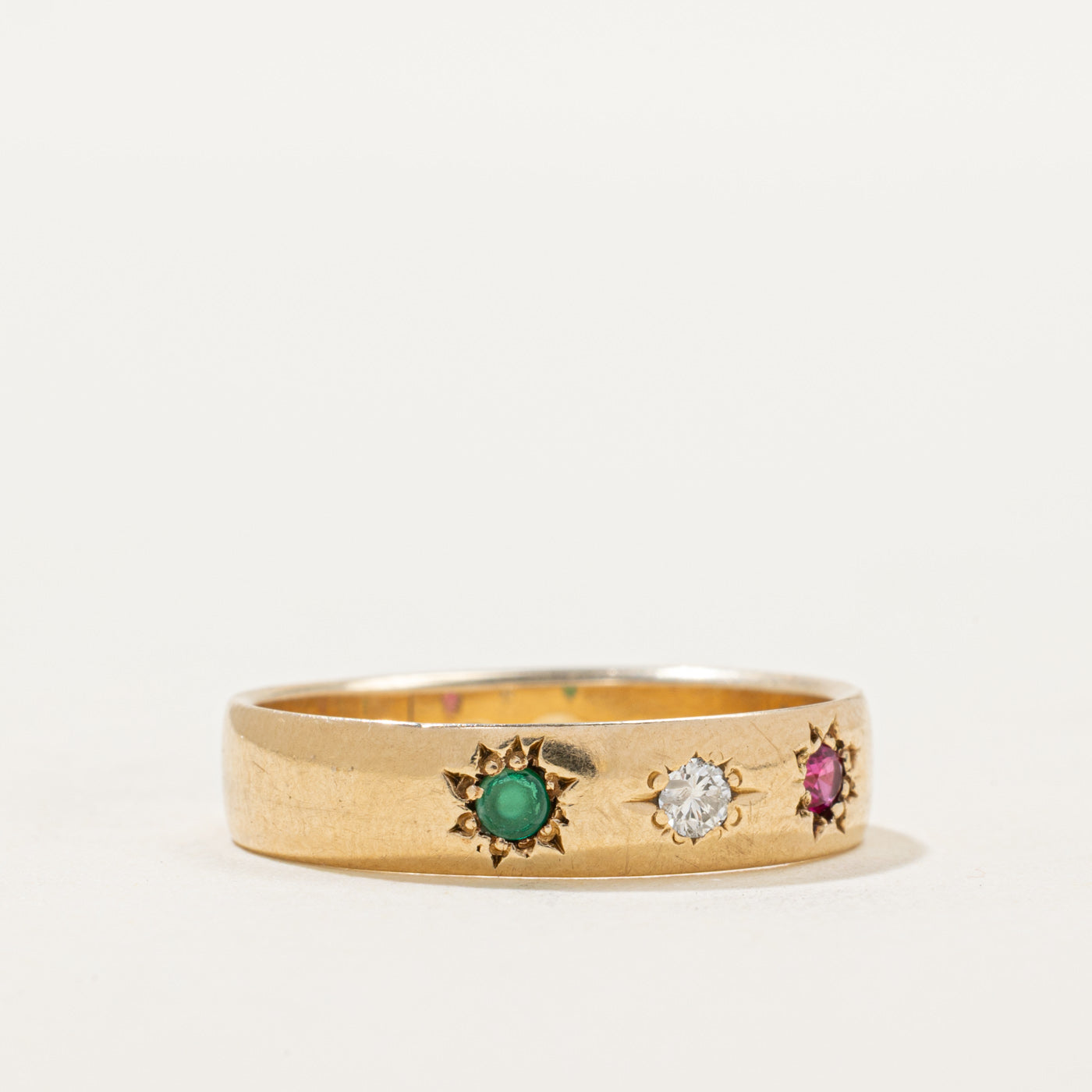 Bague sertie de trois pierres en forme d'étoile | 0,15 ct au total | Taille 8
