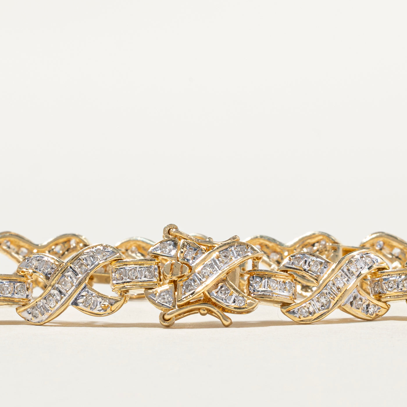 Diamond Cross Over Design Tennis Bracelet | 0.89ctw | 7.25"