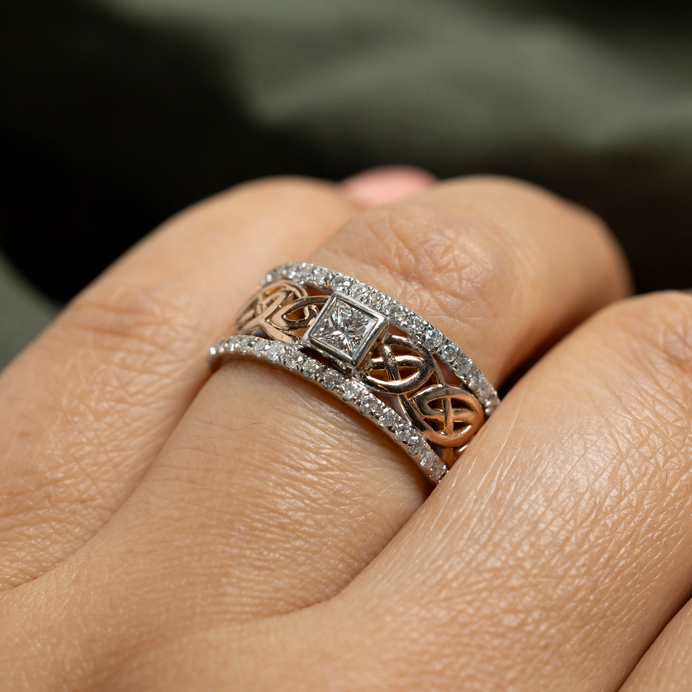 14K Two Tone Gold Diamond Openwork Band | 0.89ctw | SZ 7