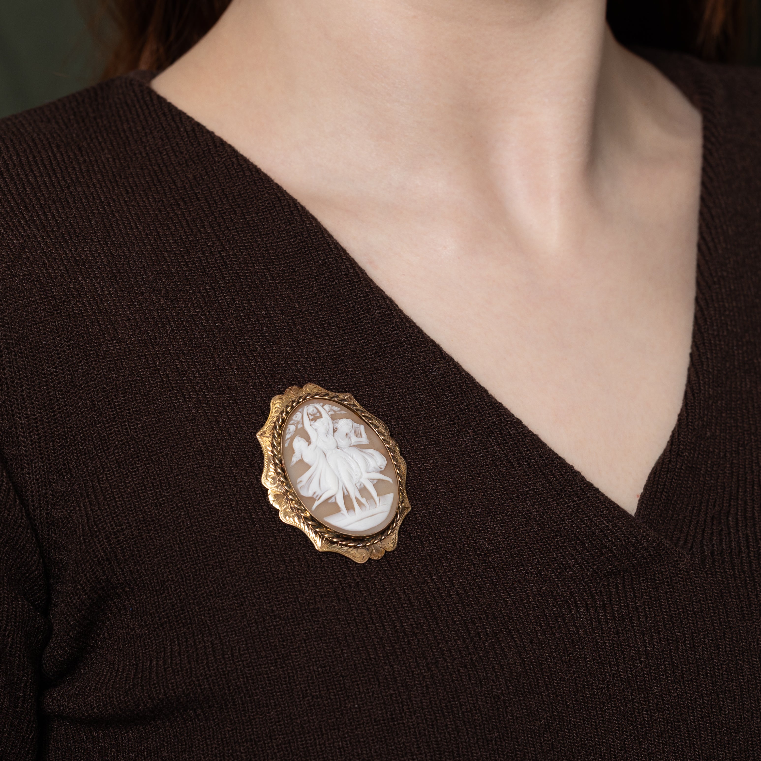 Three Graces Shell Cameo Convertible Pendant & Brooch | 20ct |