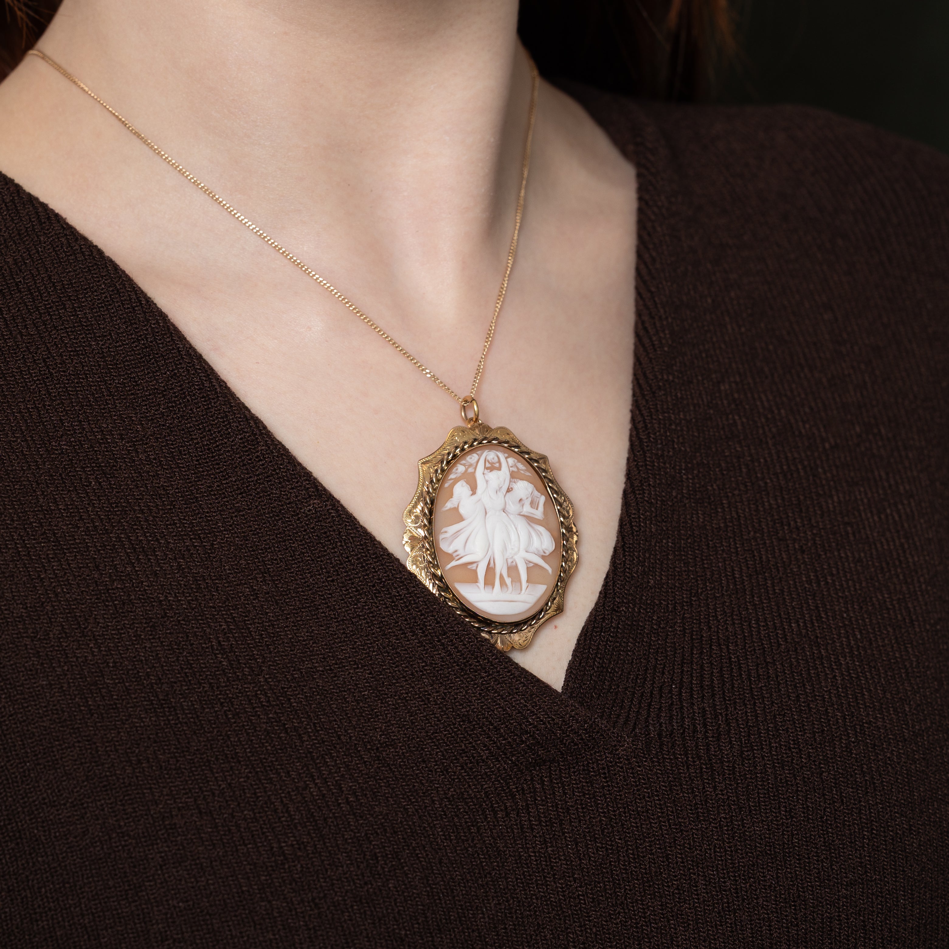 Three Graces Shell Cameo Convertible Pendant & Brooch | 20ct |