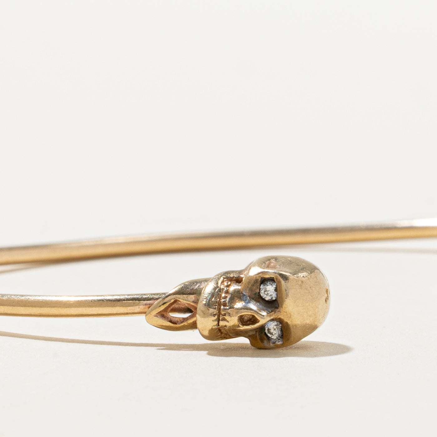 Manchette tête de mort en diamant Londres | 0,08 ct