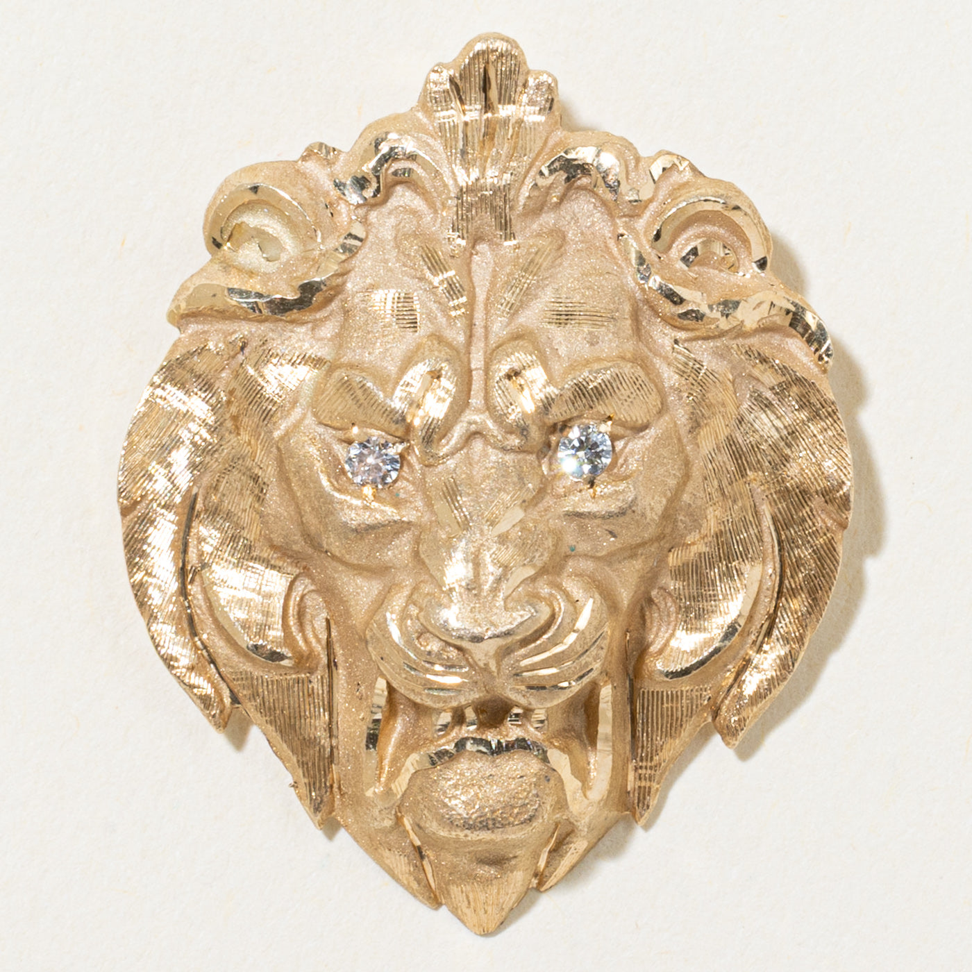 Diamond Lion Head Pendant | 0.06ctw
