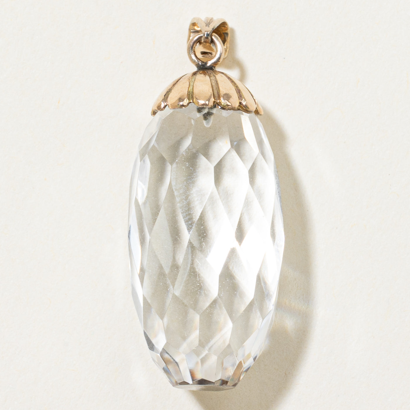 Pendentif en quartz taille tonneau (36,00 ct)