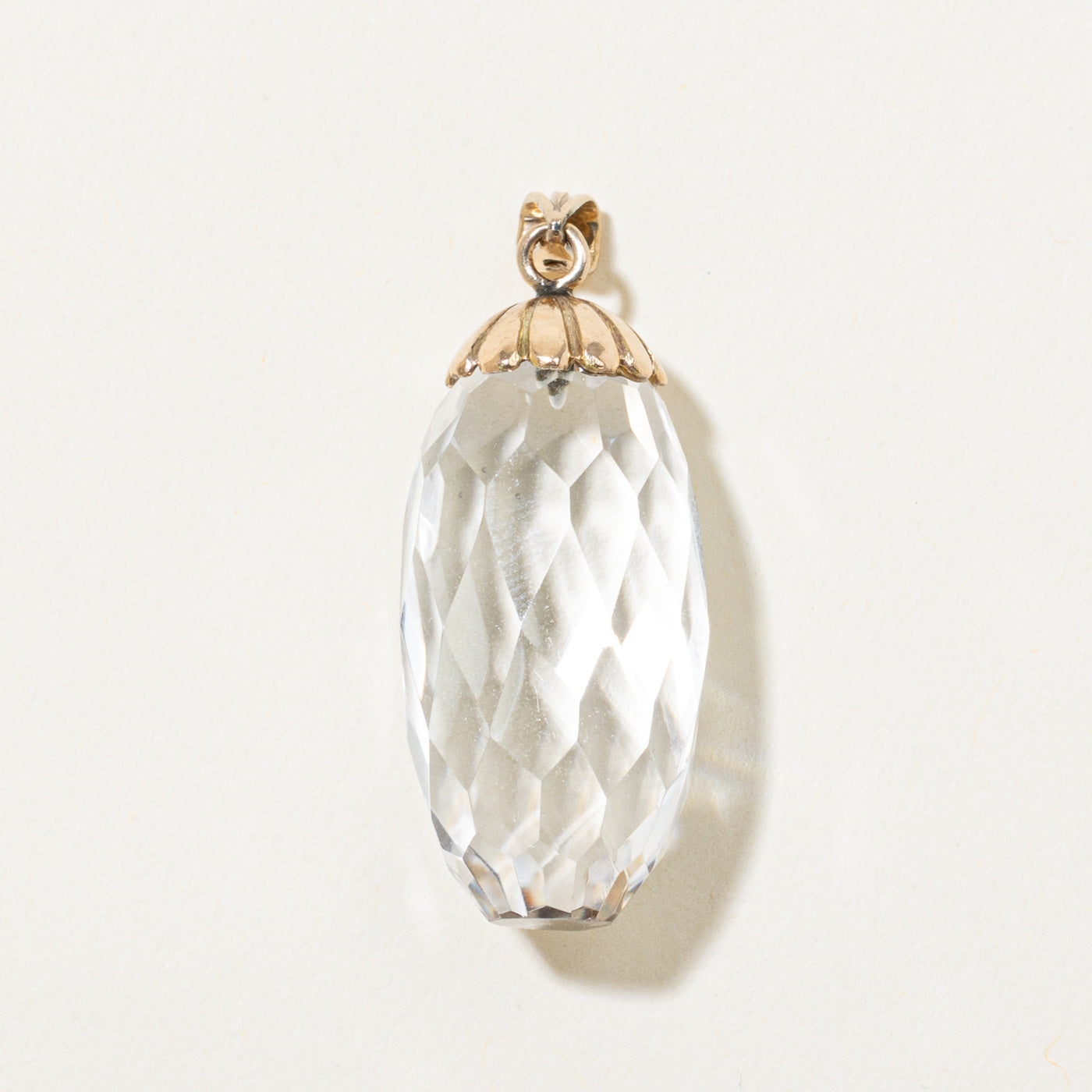 Pendentif en quartz taille tonneau (36,00 ct)
