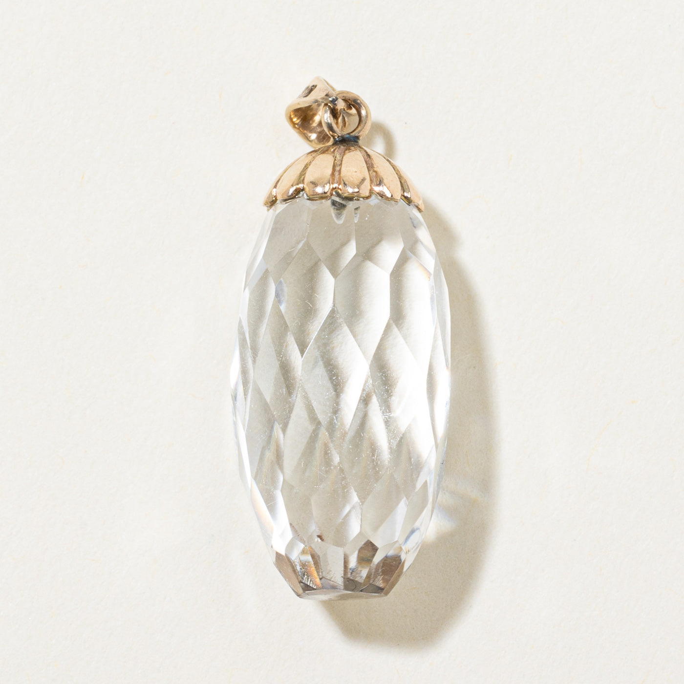 Pendentif en quartz taille tonneau (36,00 ct)