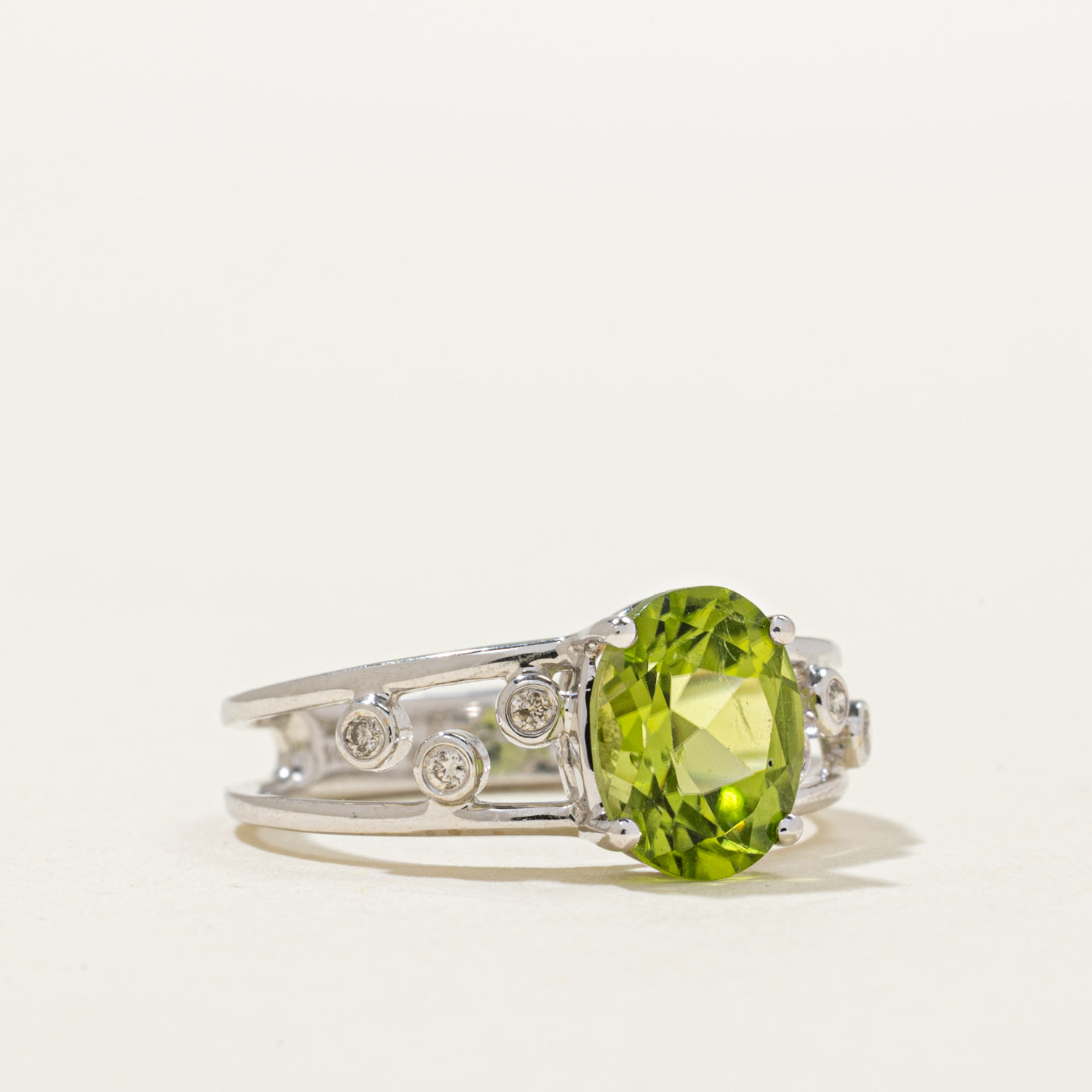 Oval Cut Peridot & Diamond Ring | 2.00ct, 0.04ctw | SZ 7