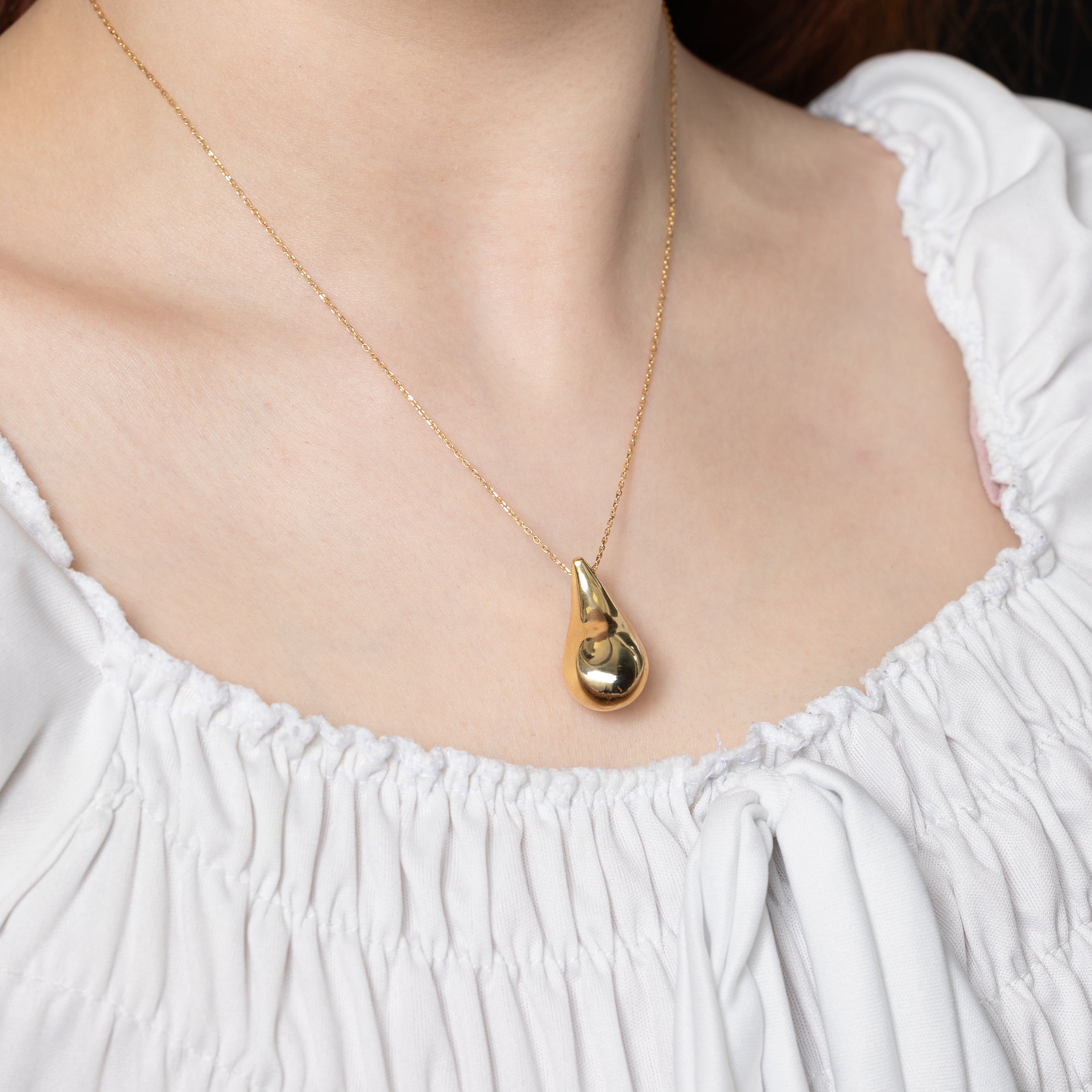 18k Yellow Gold Teardrop Pendant Necklace | 17"
