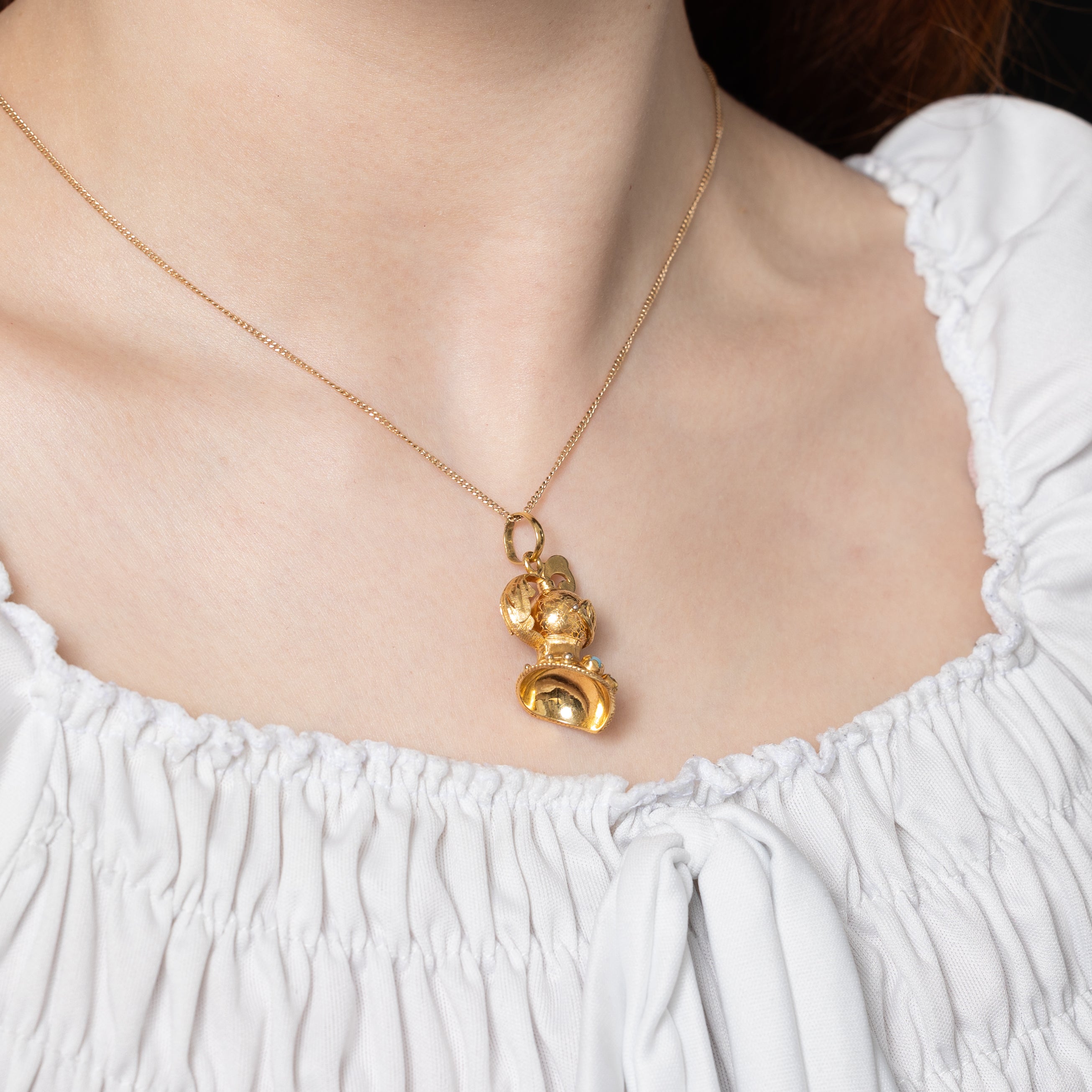 Vintage Italian 18k Yellow Gold Knight Helmet Pendant