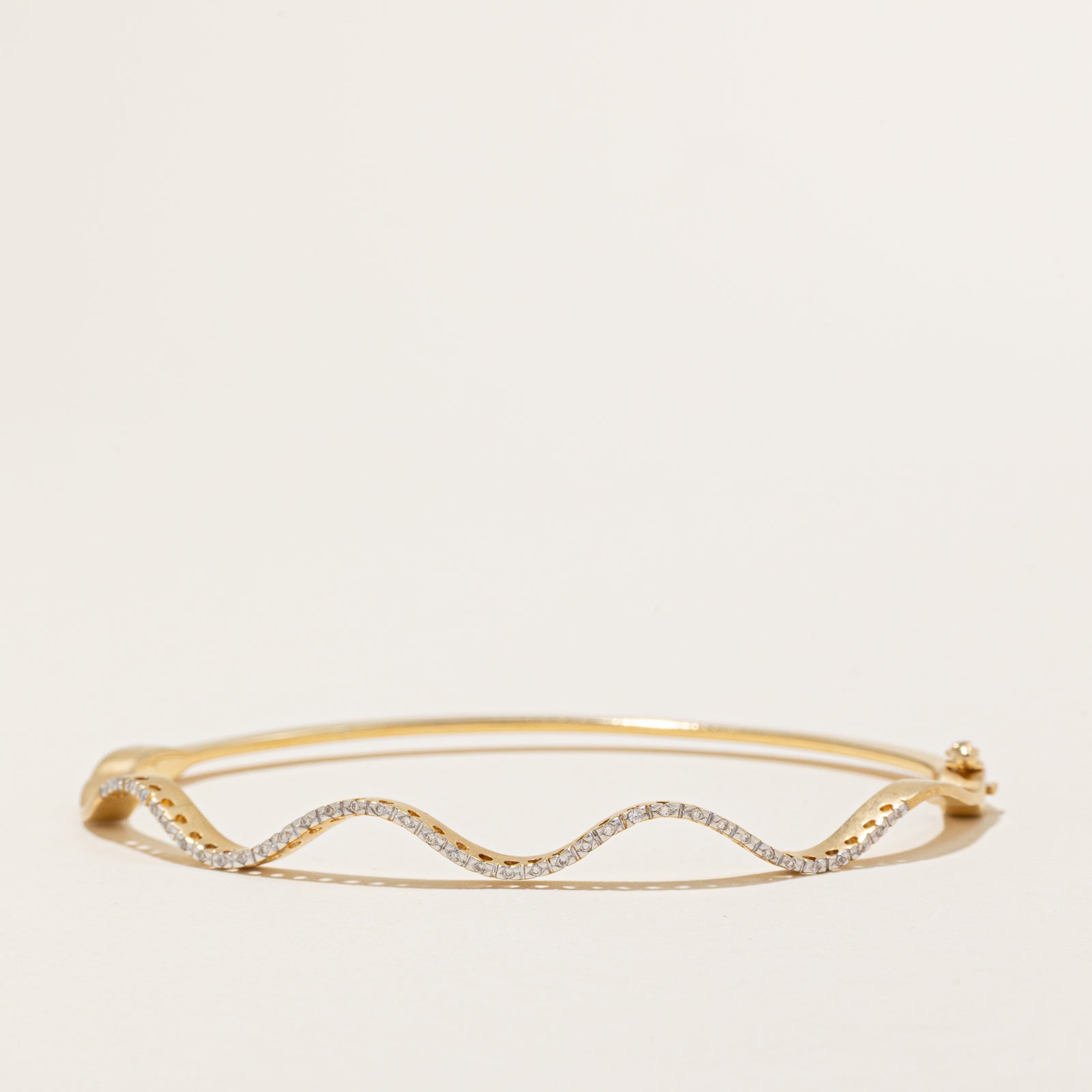 Diamond Wave Bangle | 0.08ctw | 7.5"