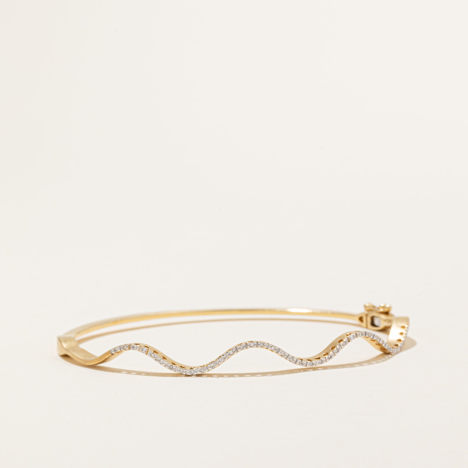 Diamond Wave Bangle | 0.08ctw | 7.5"