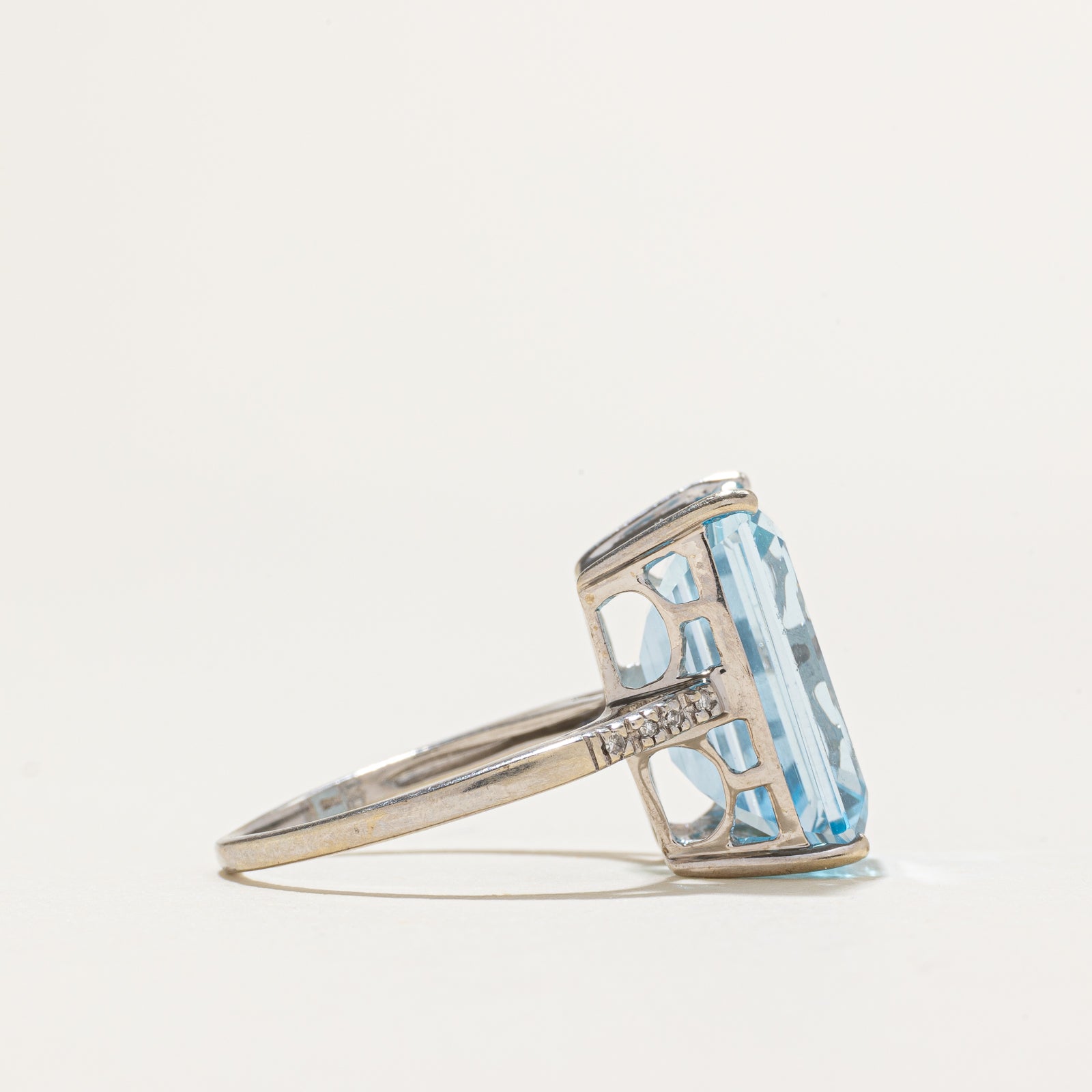 Topaz & Diamond Cocktail Ring | 15.00ct, 0.04ctw | SZ 7.75