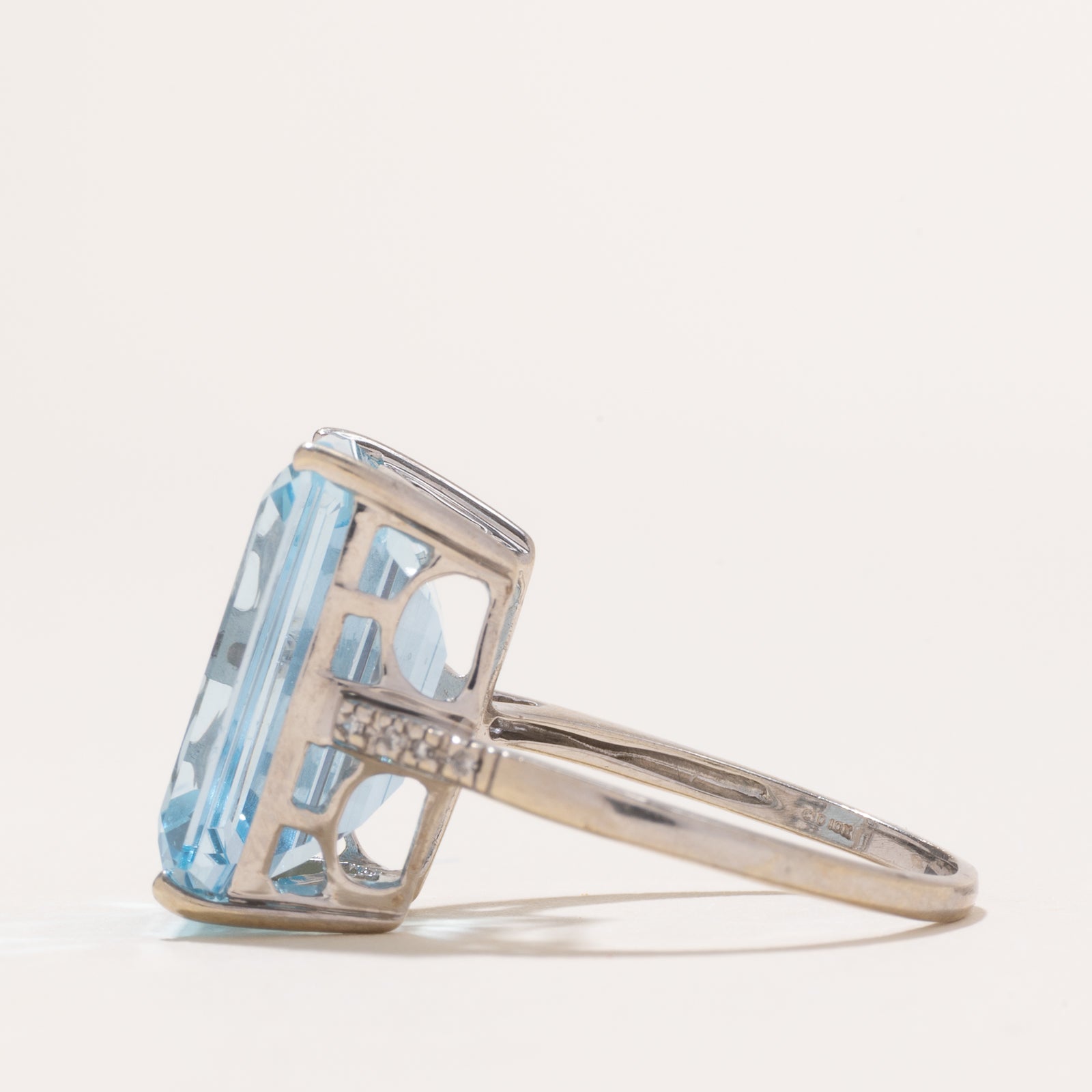Topaz & Diamond Cocktail Ring | 15.00ct, 0.04ctw | SZ 7.75