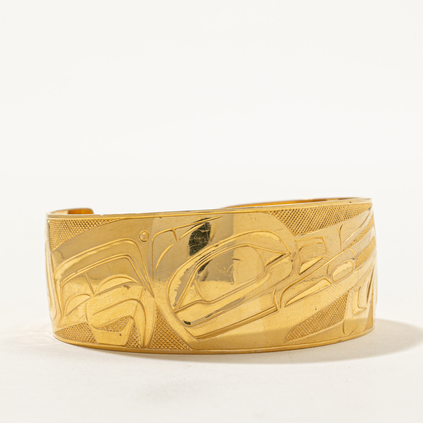 'Earl Muldon' 22k Yellow Indigenous Art Engraved Cuff | 2.5"