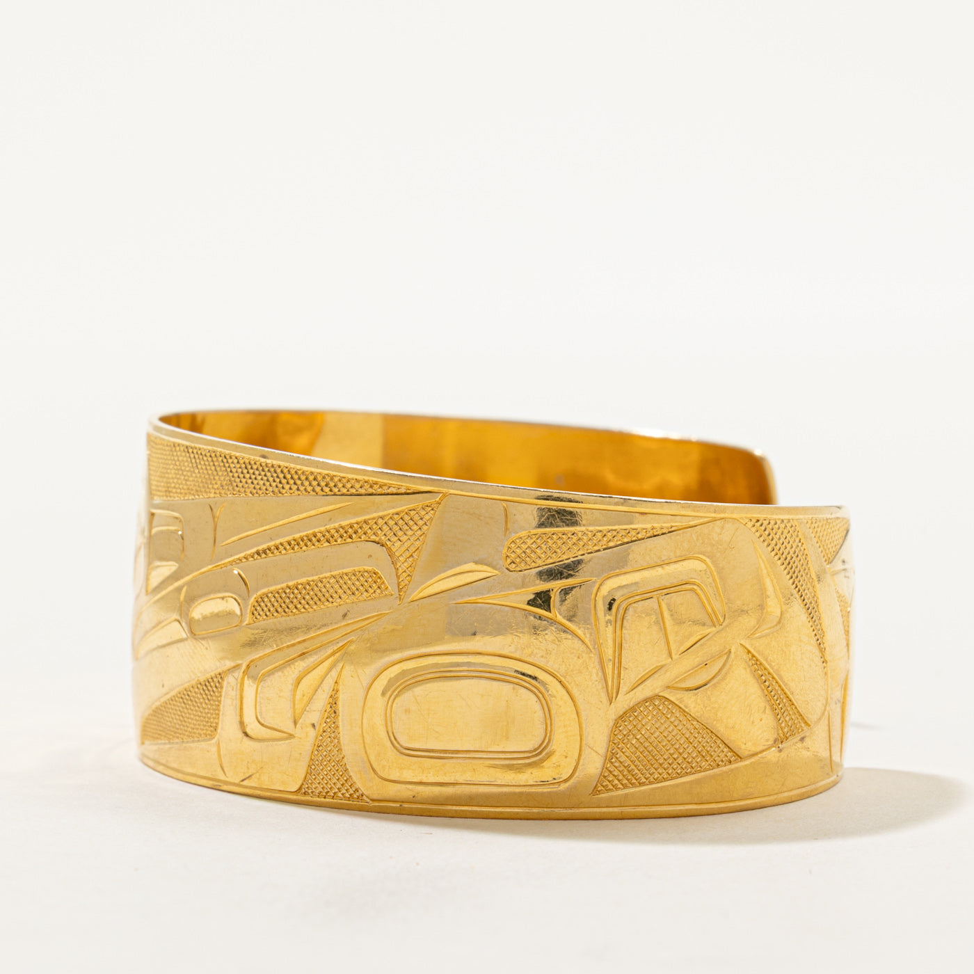 'Earl Muldon' 22k Yellow Indigenous Art Engraved Cuff | 2.5"