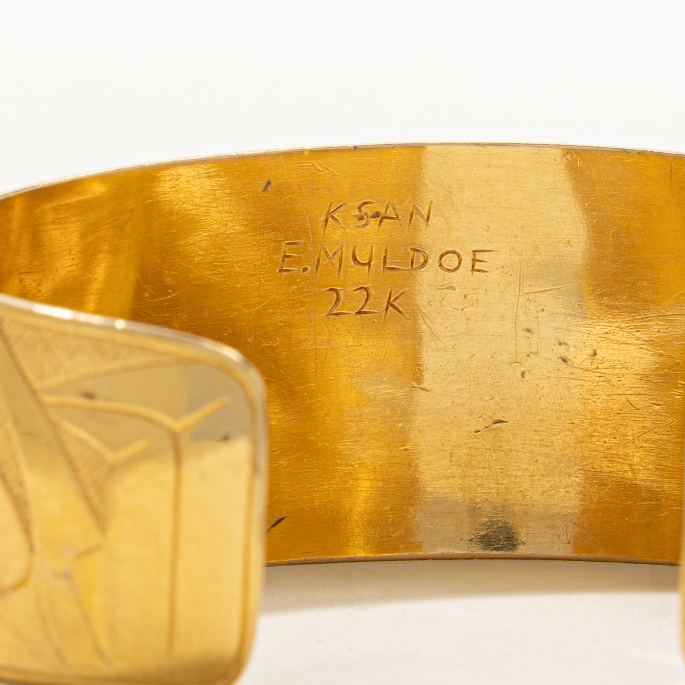 'Earl Muldon' 22k Yellow Indigenous Art Engraved Cuff | 2.5"