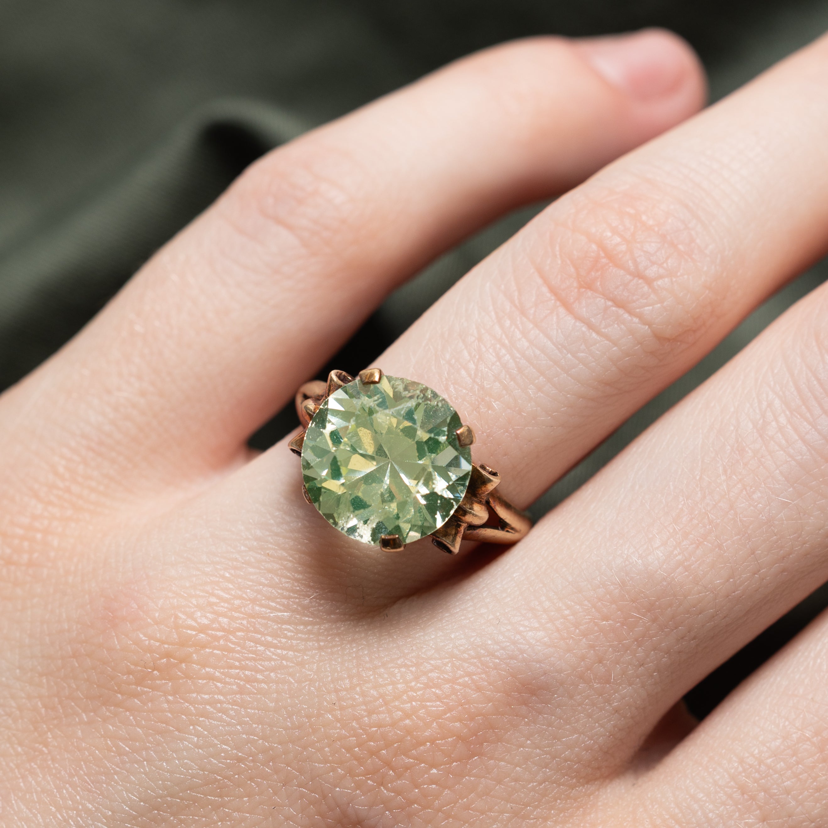 'Birks' Solitaire Synthetic Green Spinel Cathedral Ring | 2.40ct | SZ 7