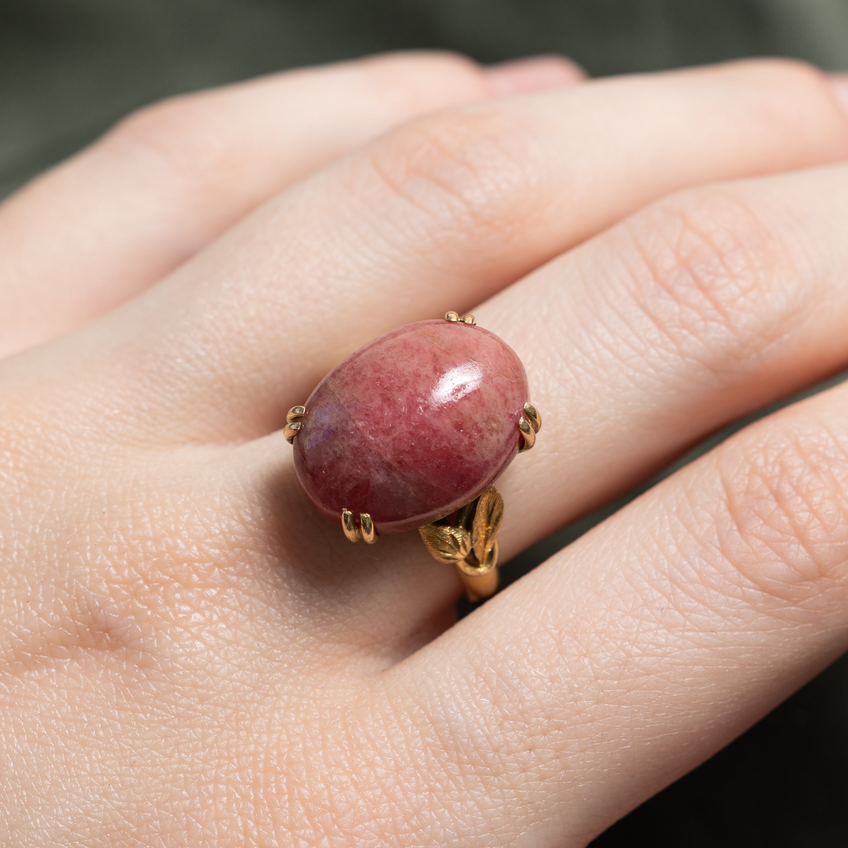 Rhodolite Leaf Embossed Cocktail Ring | 20.00ct | SZ 7