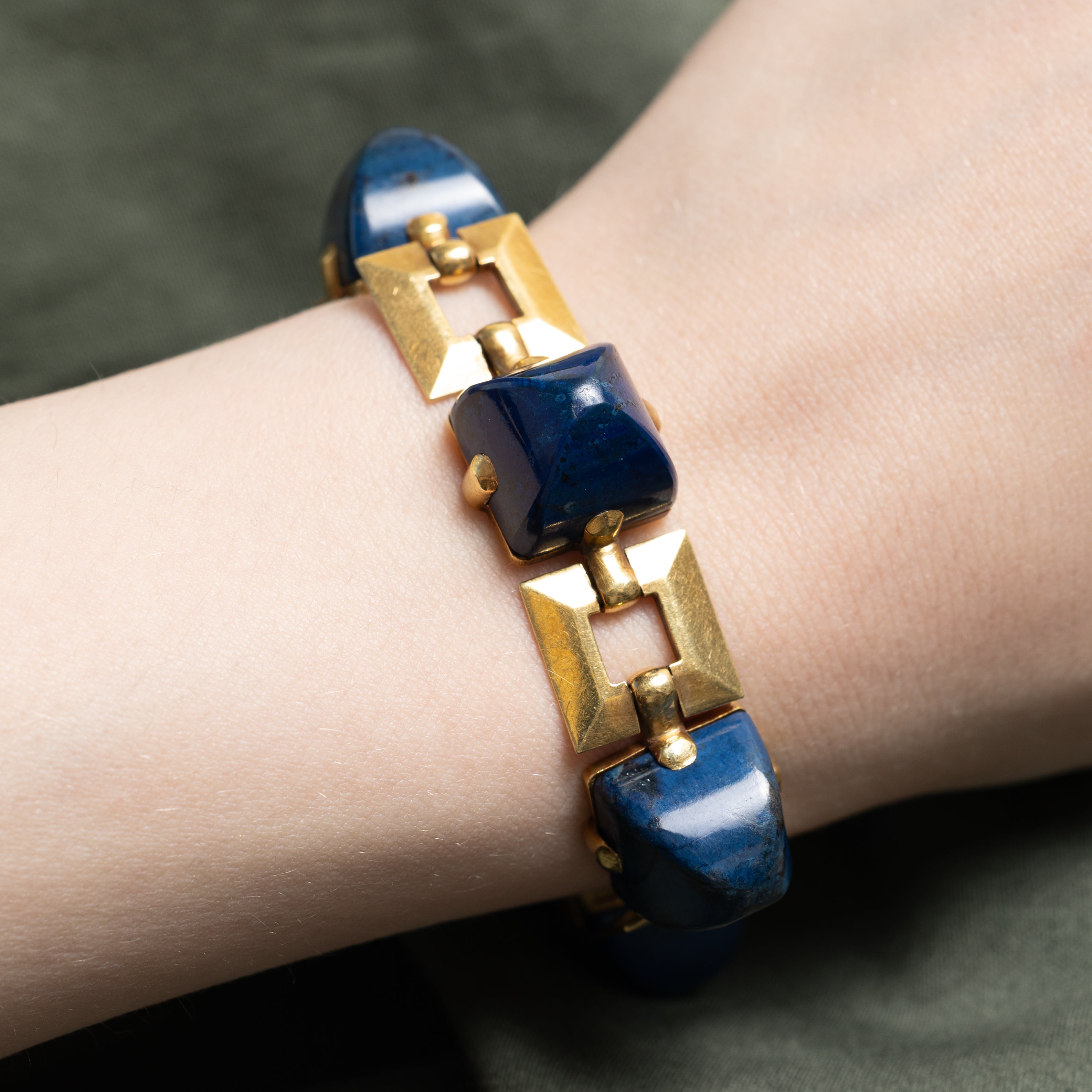 Sugarloaf Cabochon Agate Bracelet | 112.80ctw | 7.5"