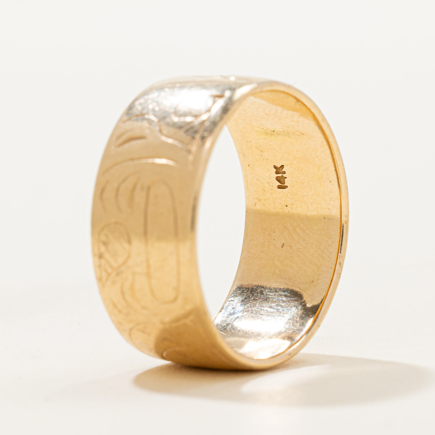 'Bill Helin' 14k Yellow Gold Indigenous Art Engraved Band | SZ 9