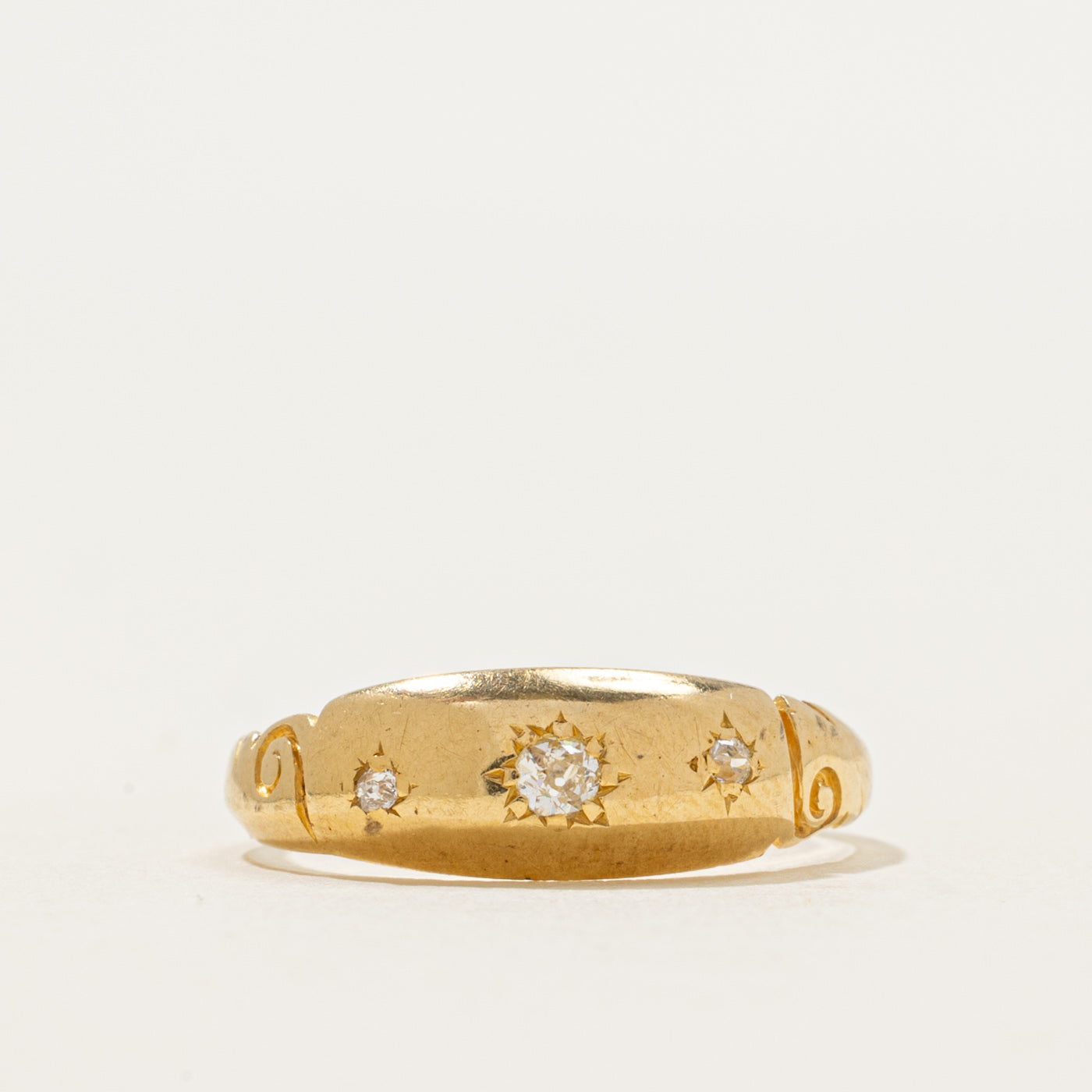 18k Three Stone Star Set Diamond Engraved Ring | 0.10ctw | SZ 5.25