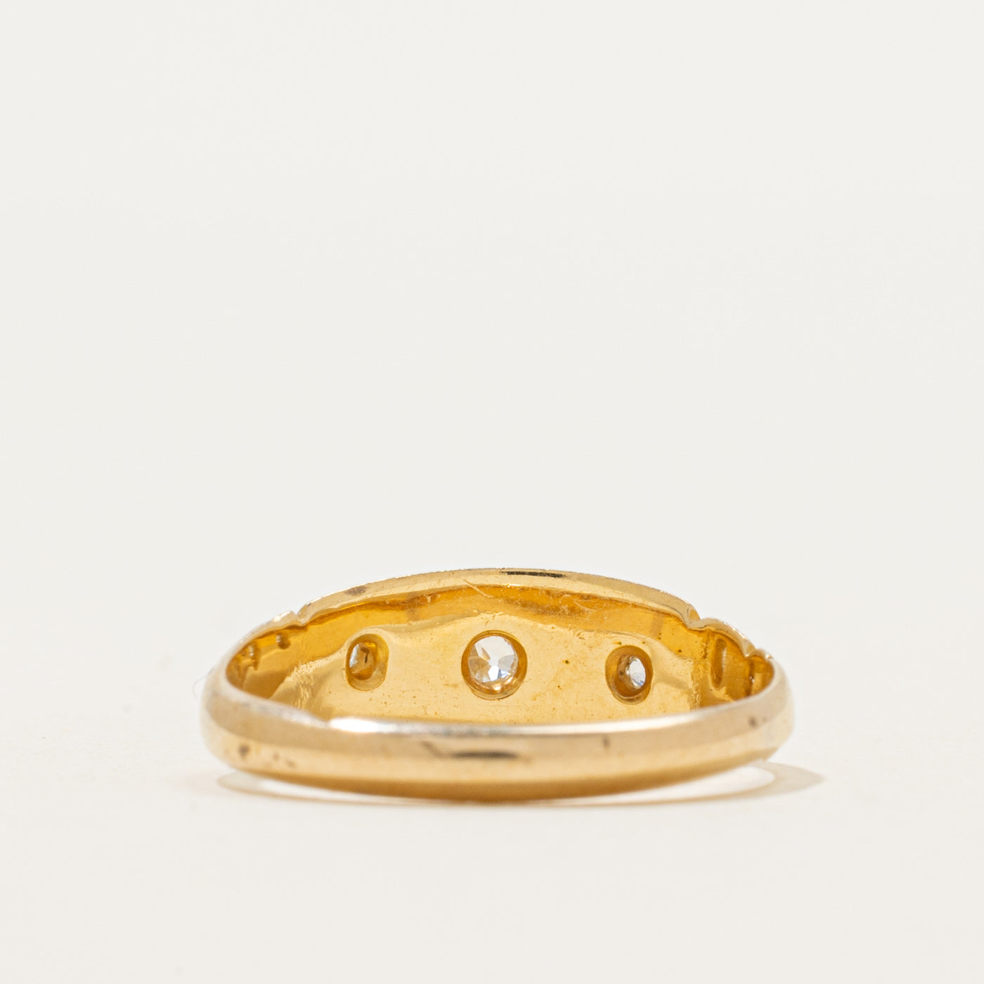 18k Three Stone Star Set Diamond Engraved Ring | 0.10ctw | SZ 5.25
