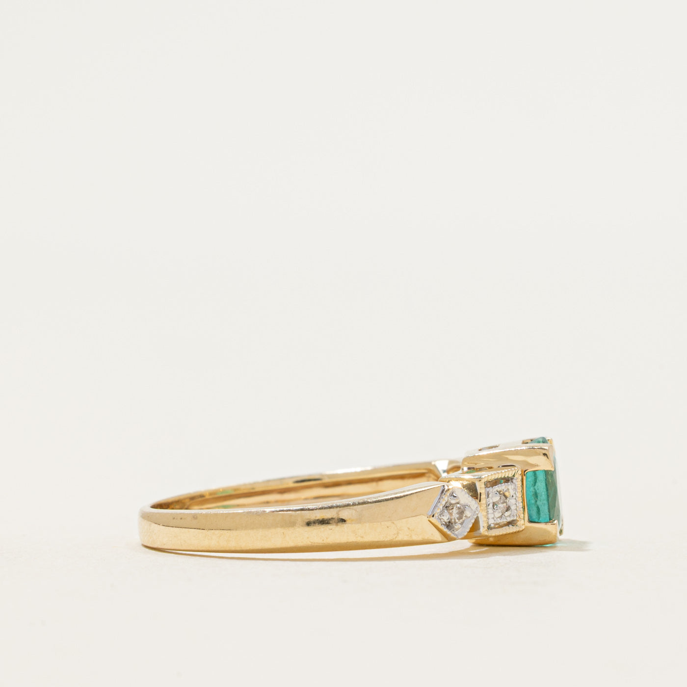 Round Cut Emerald & Diamond Ring | 0.58ct, 0.02ctw | SZ 7.75
