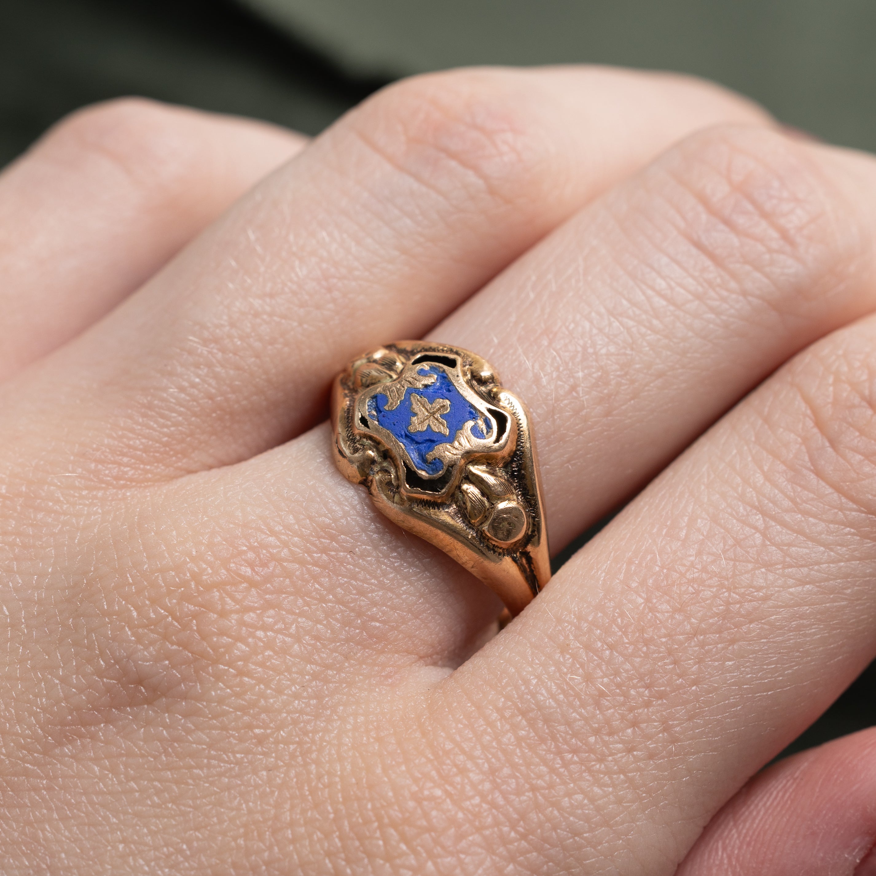 10k Yellow Gold Enamel Crest Ring | SZ 9
