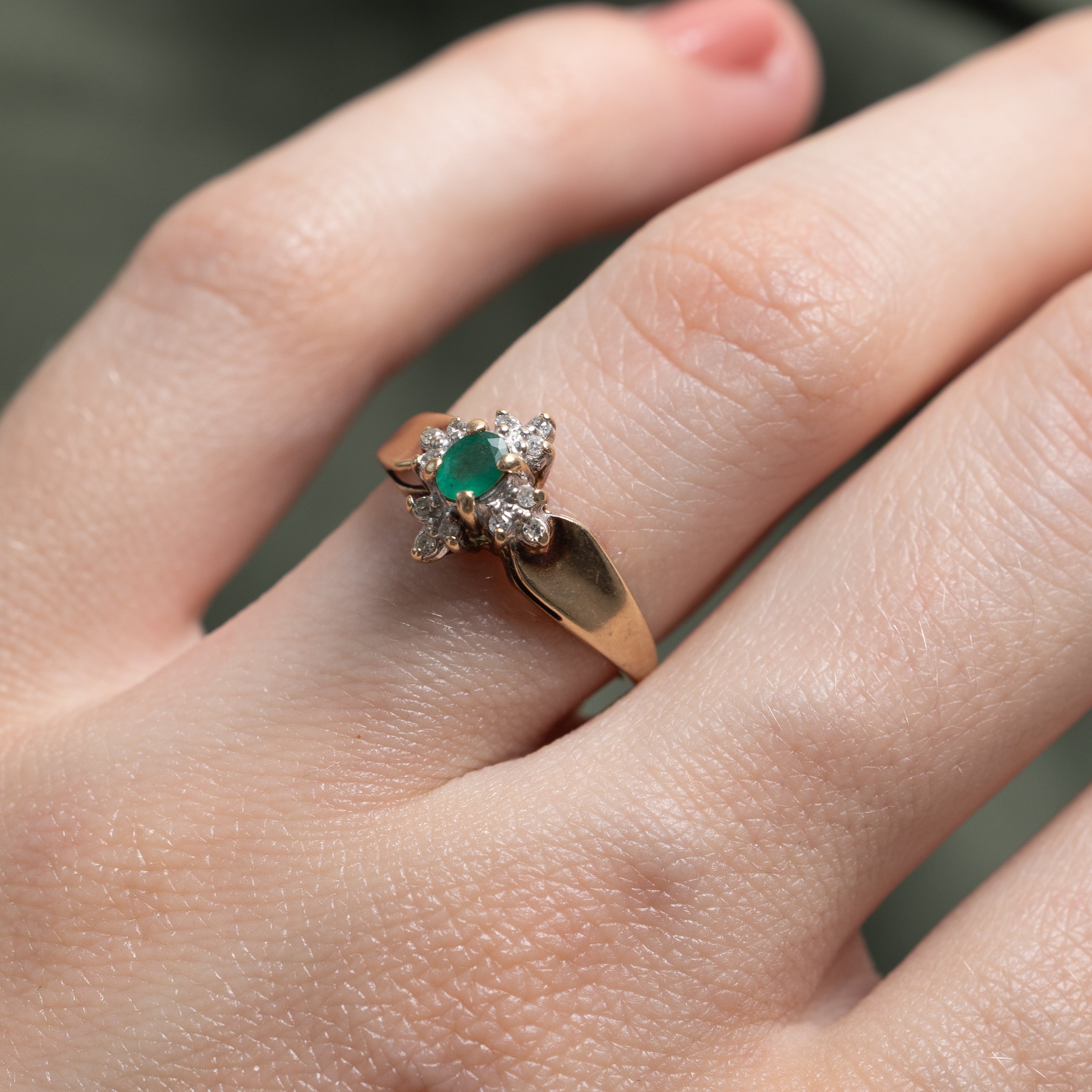 Oval Cut Emerald & Diamond Petal Ring | 0.13ct, 0.04ctw | SZ 5