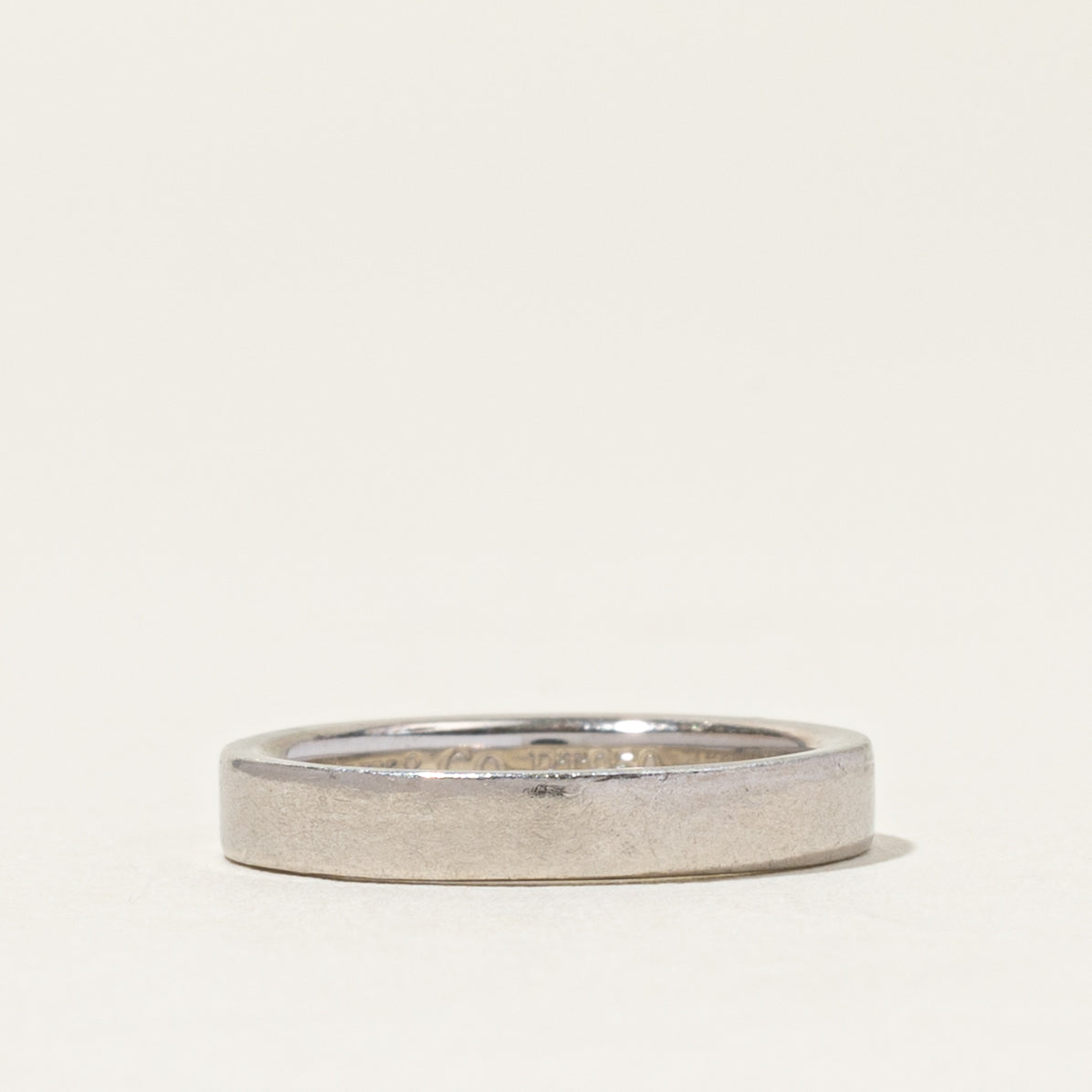 Bague « Charles Tiffany Setting » en platine finition satinée, modèle « Tiffany & Co » | 3 mm | Taille 3,5