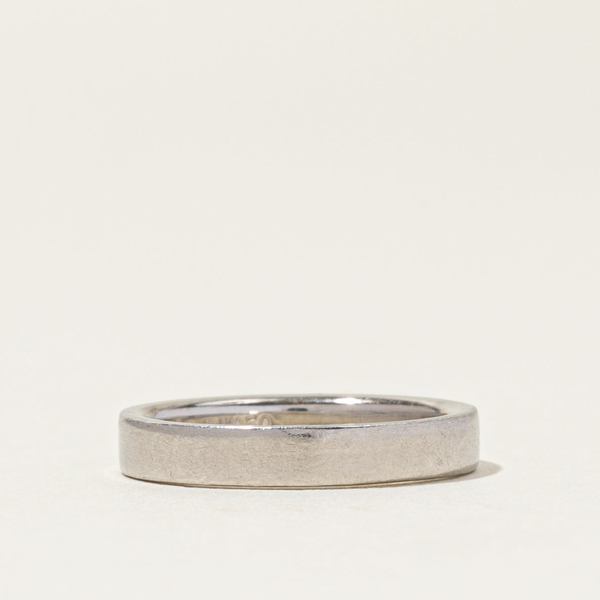 Bague « Charles Tiffany Setting » en platine finition satinée, modèle « Tiffany & Co » | 3 mm | Taille 3,5