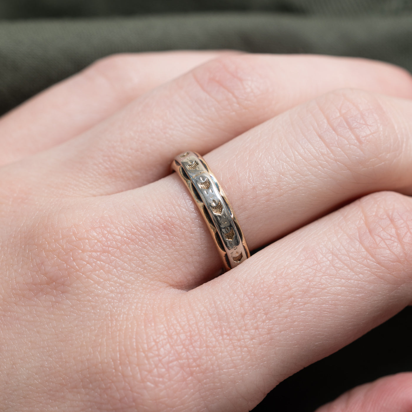 'Orange Blossom' Vintage Canadian Two Tone Engraved Band | 4.63mm | SZ 7.0