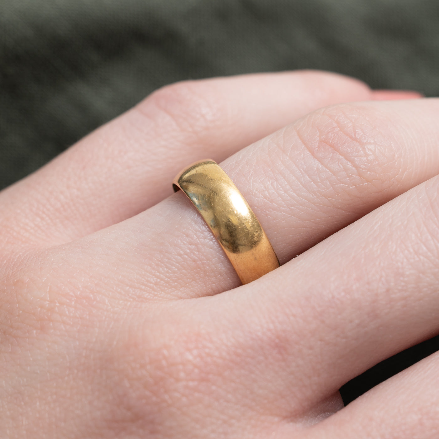18k Yellow Gold Band | 5.70mm | SZ 6.25