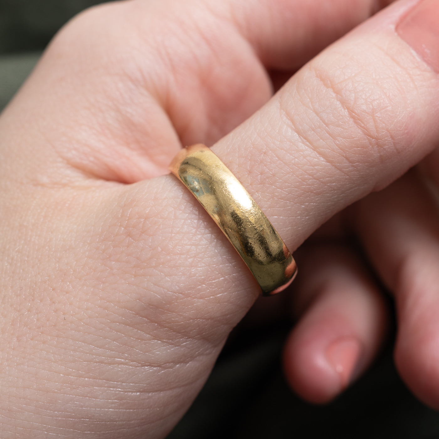 18k Yellow Gold Band | 6.00mm | SZ 10.0