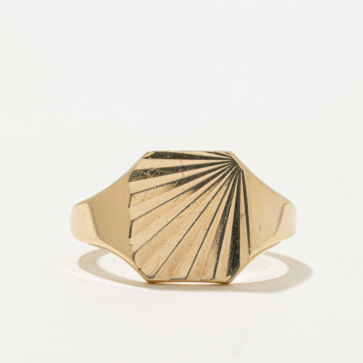 1973 London Yellow Engraved Sunburst Signet Ring | SZ 11.5
