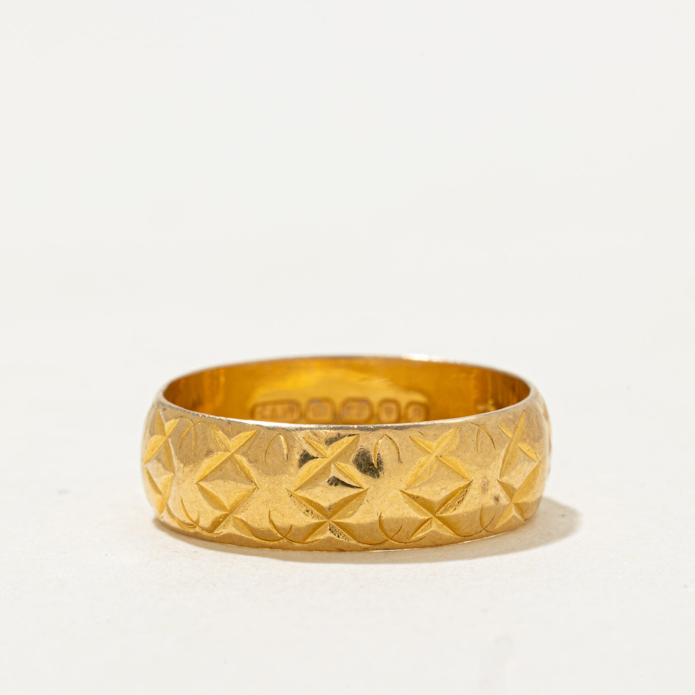 1989 London 22k Yellow Gold Diamond Cut Band | 5.85mm | SZ 6.75