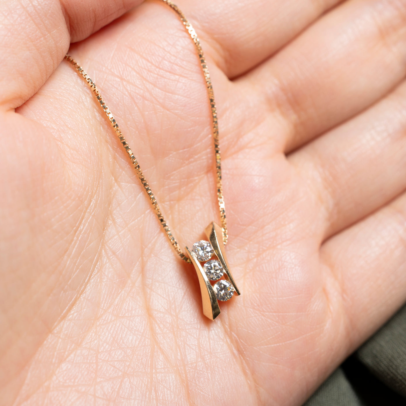 Three Stone Diamond Pendant Necklace | 0.49ctw | 18"
