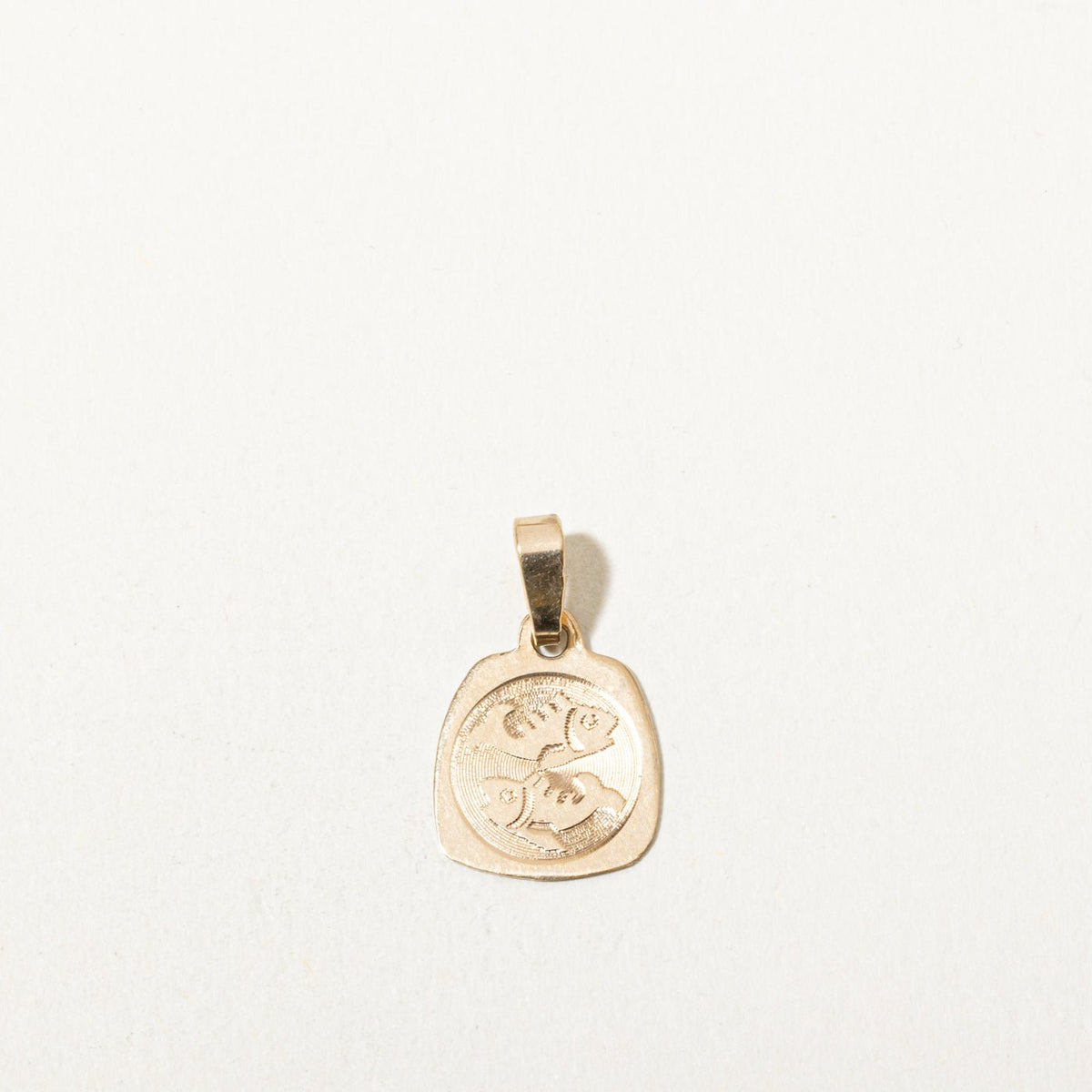 10k Yellow Gold Engraved Pisces Zodiac Pendant