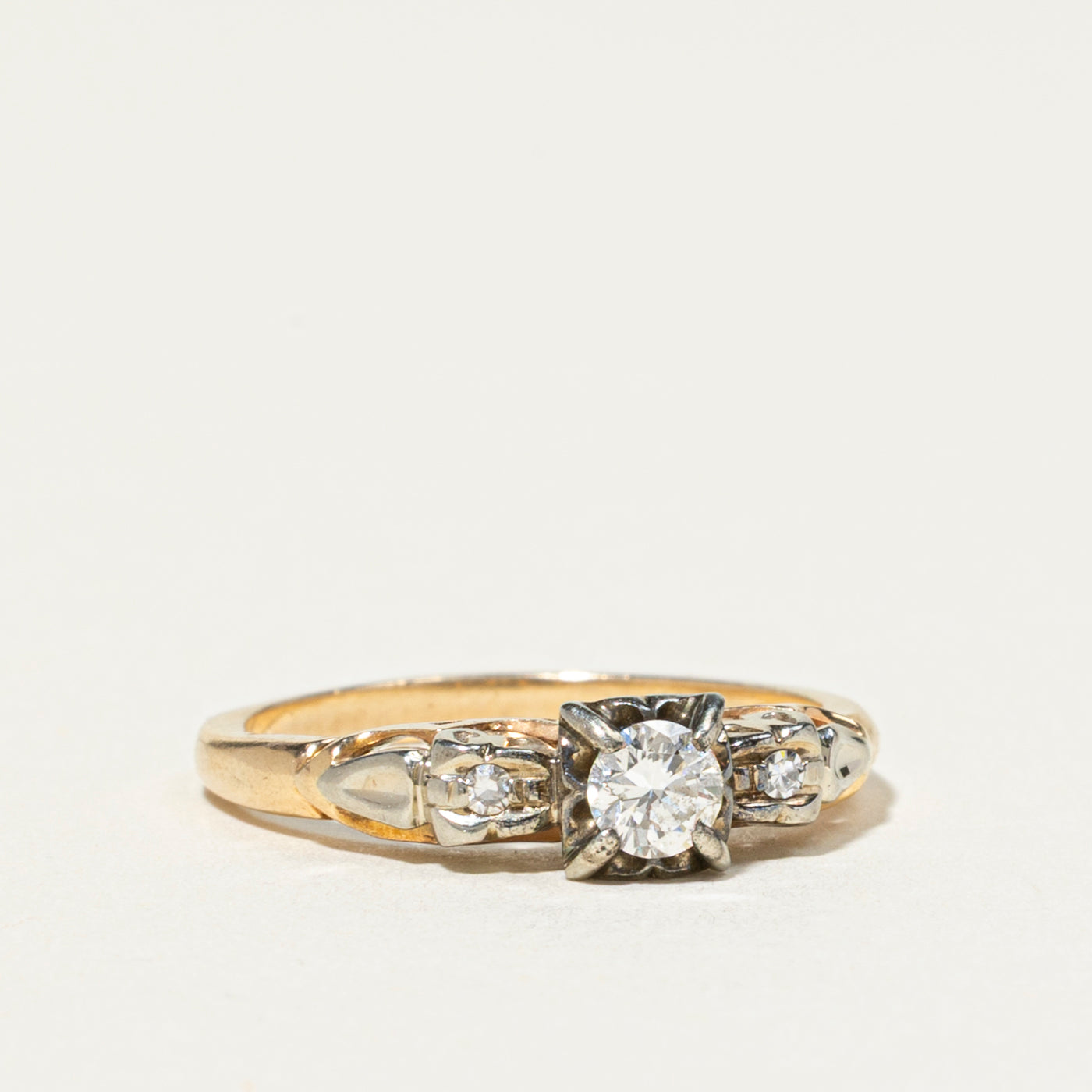 Bague texturée en or bicolore et diamants | 0,26 ct | Taille 6,75