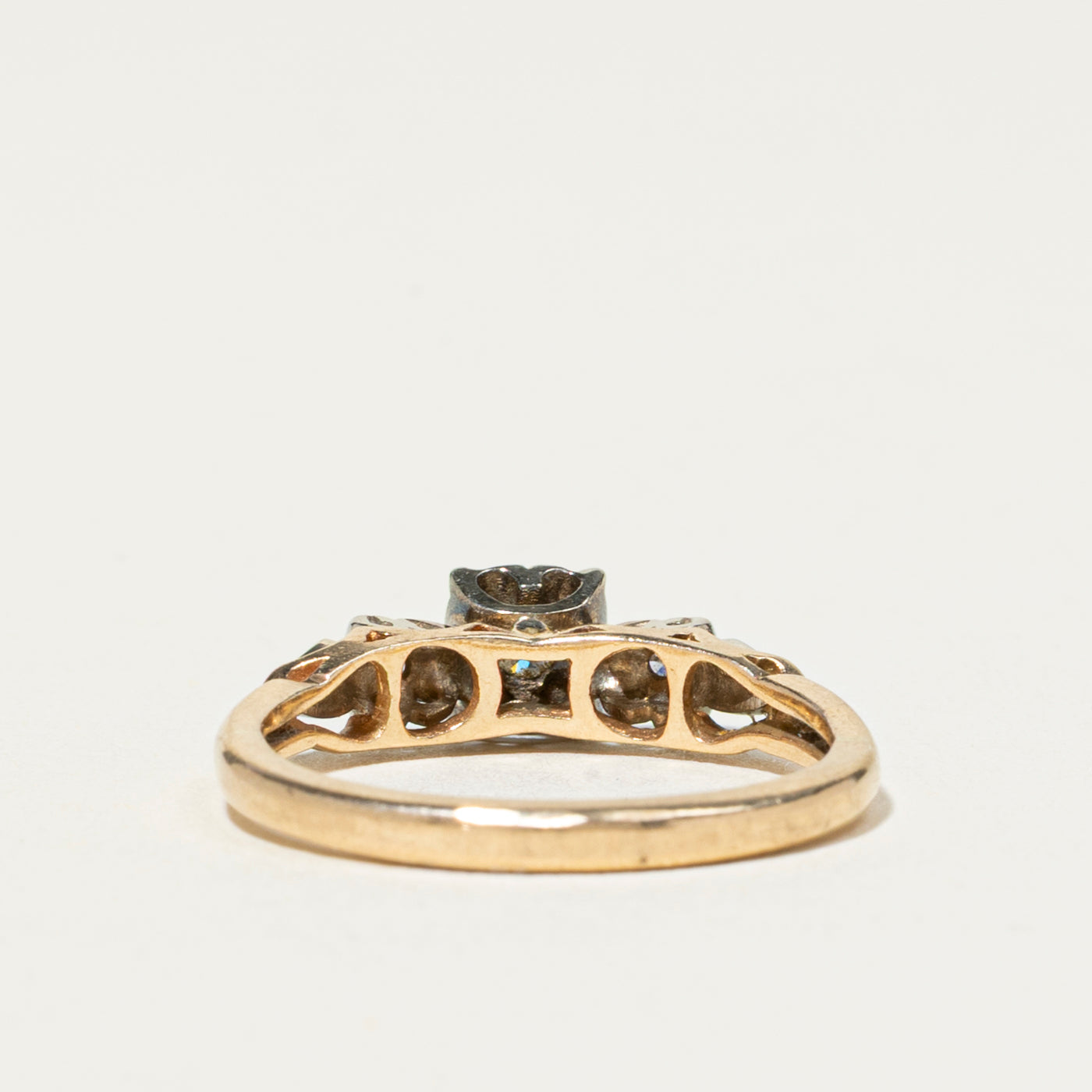 Bague texturée en or bicolore et diamants | 0,26 ct | Taille 6,75