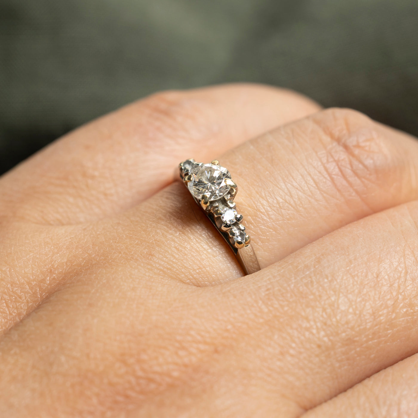18k Round Brilliant Diamond Accented Ring | 0.60ctw | SZ 8.25
