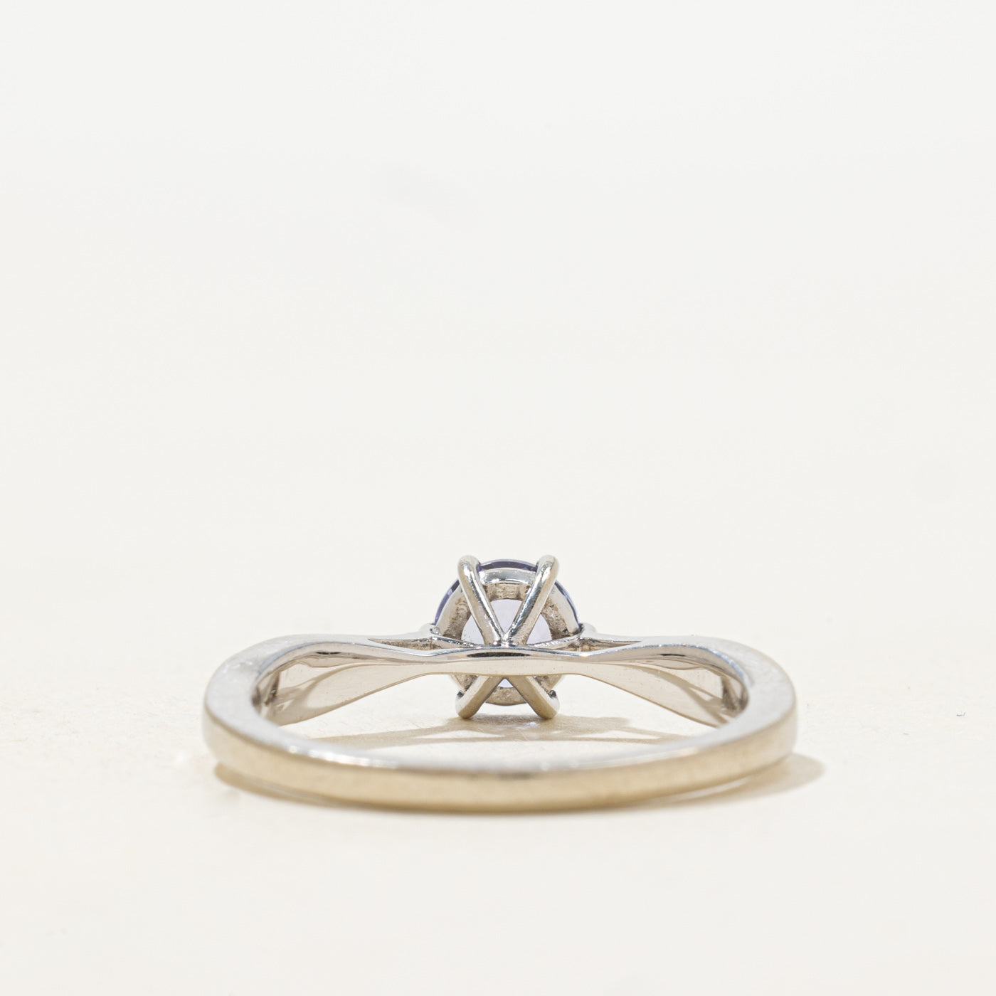 Bague cathédrale en tanzanite et diamants | 0,9 ct, 0,02 ct au total | Taille 9,5 |