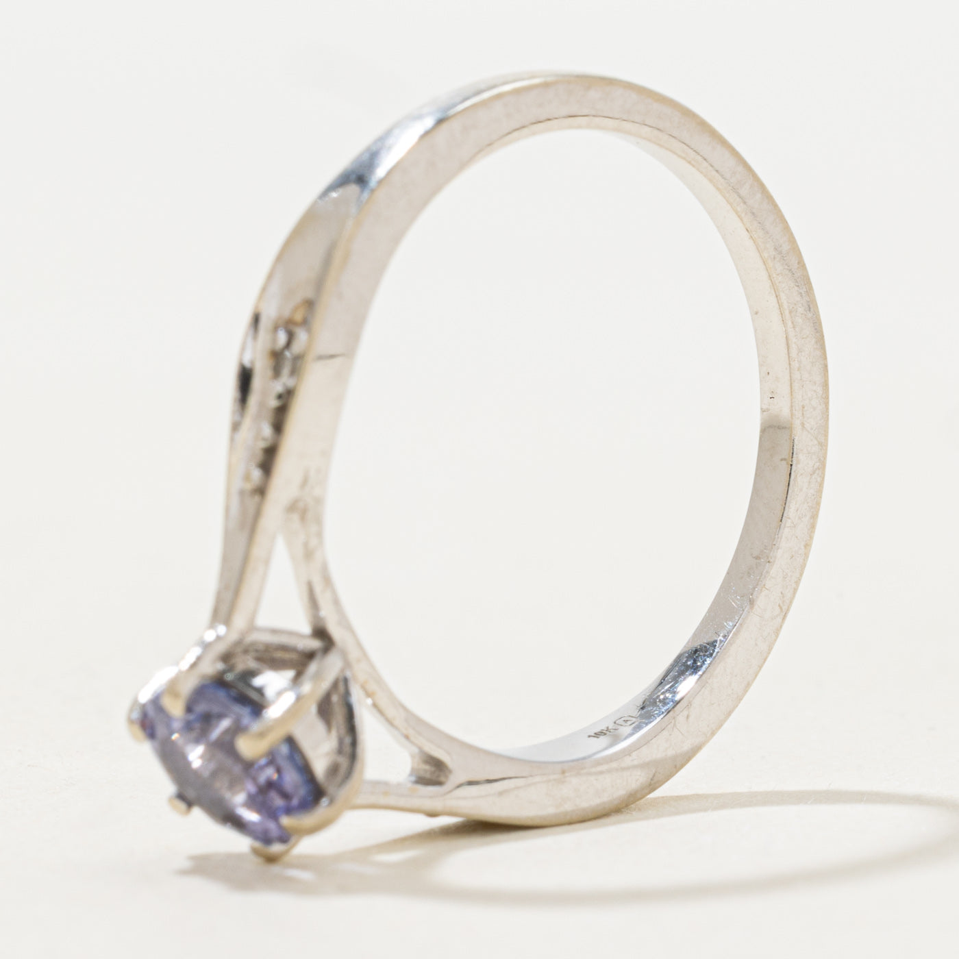 Bague cathédrale en tanzanite et diamants | 0,9 ct, 0,02 ct au total | Taille 9,5 |