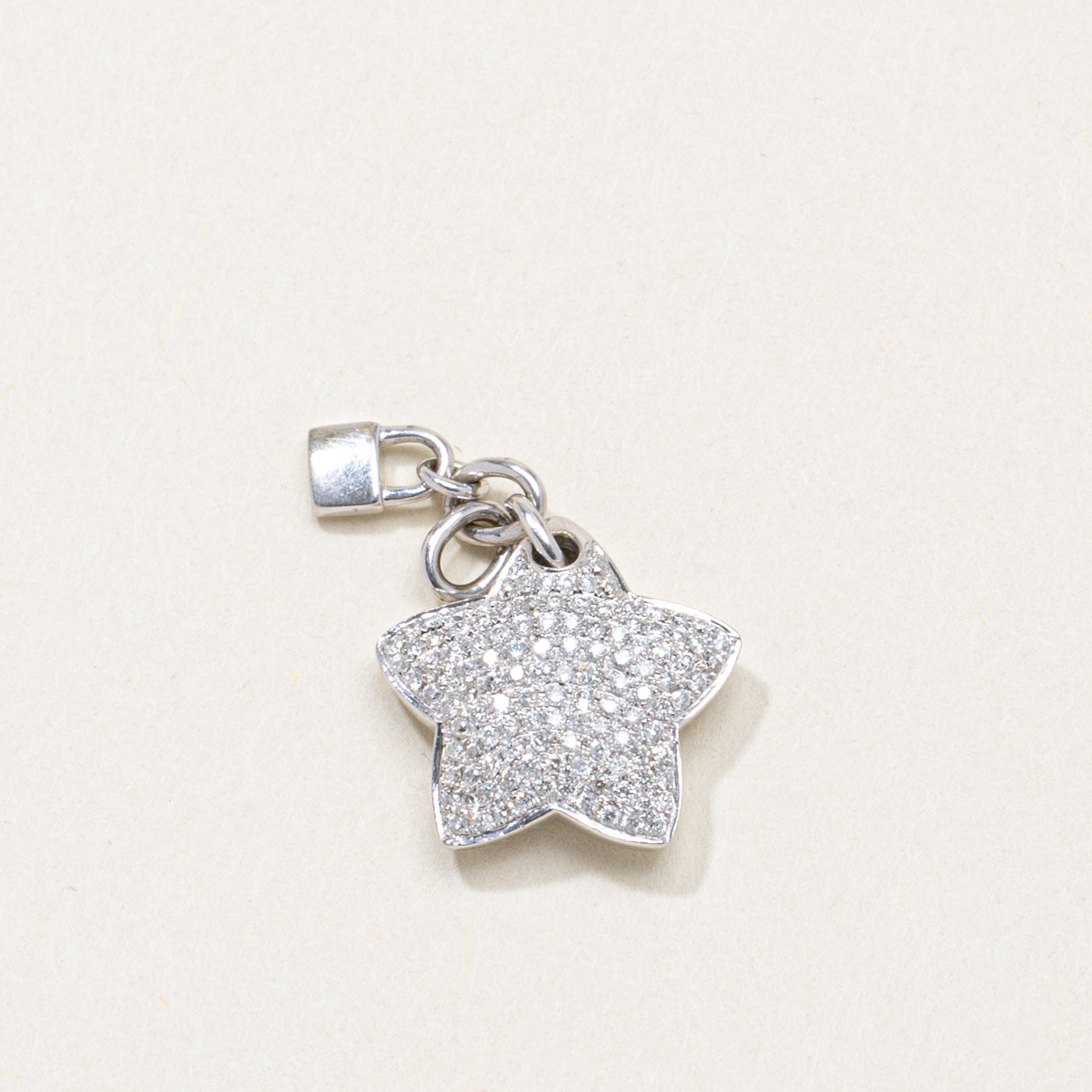 18K White Gold Pavé Set Diamond Star Pendant